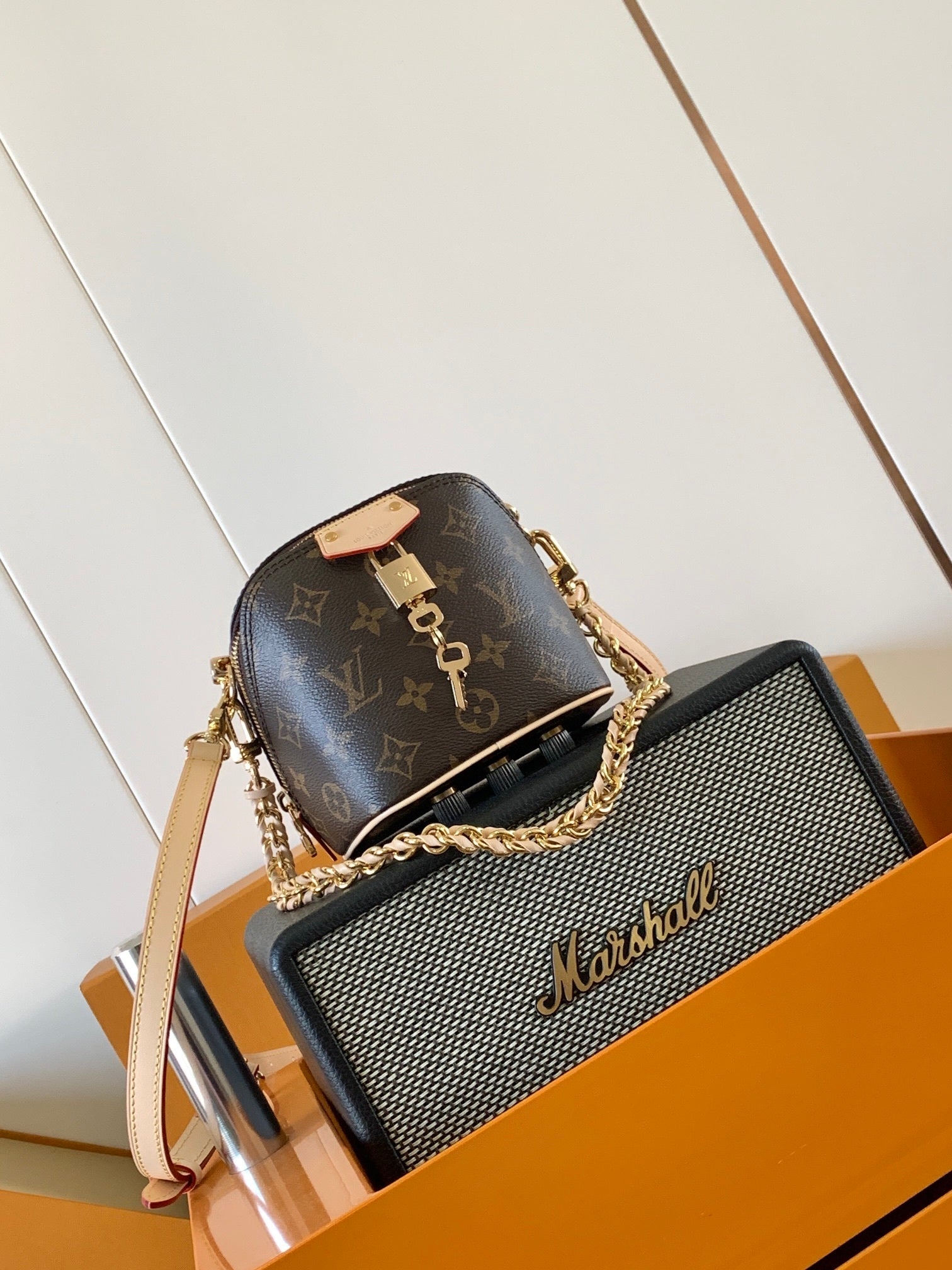 1:1 Replica LV crossbody bag