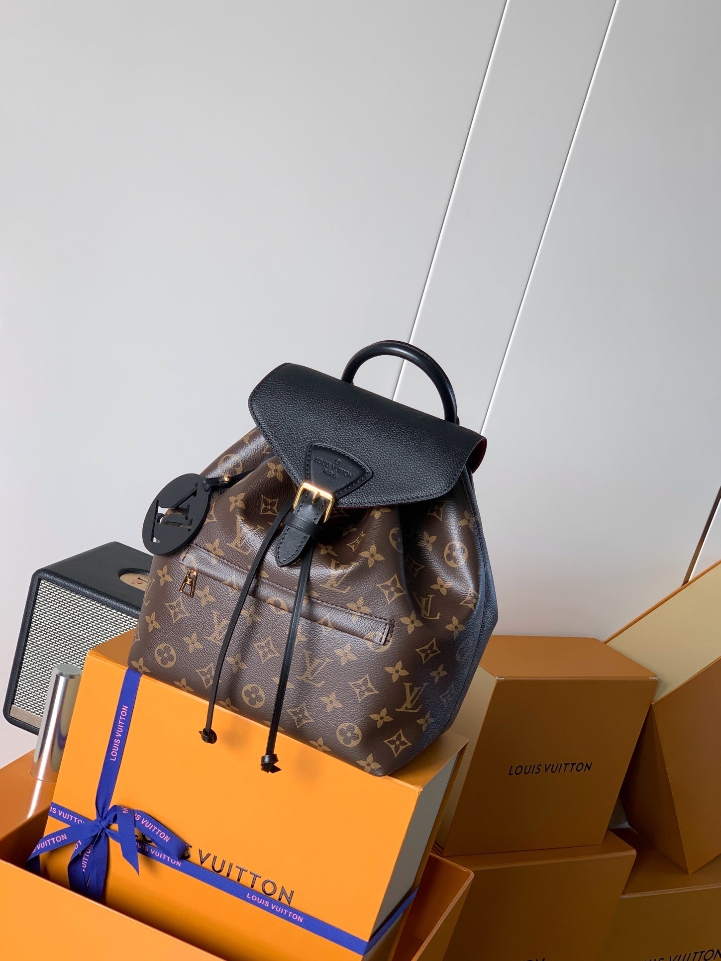 1:1 Replica LV backpack