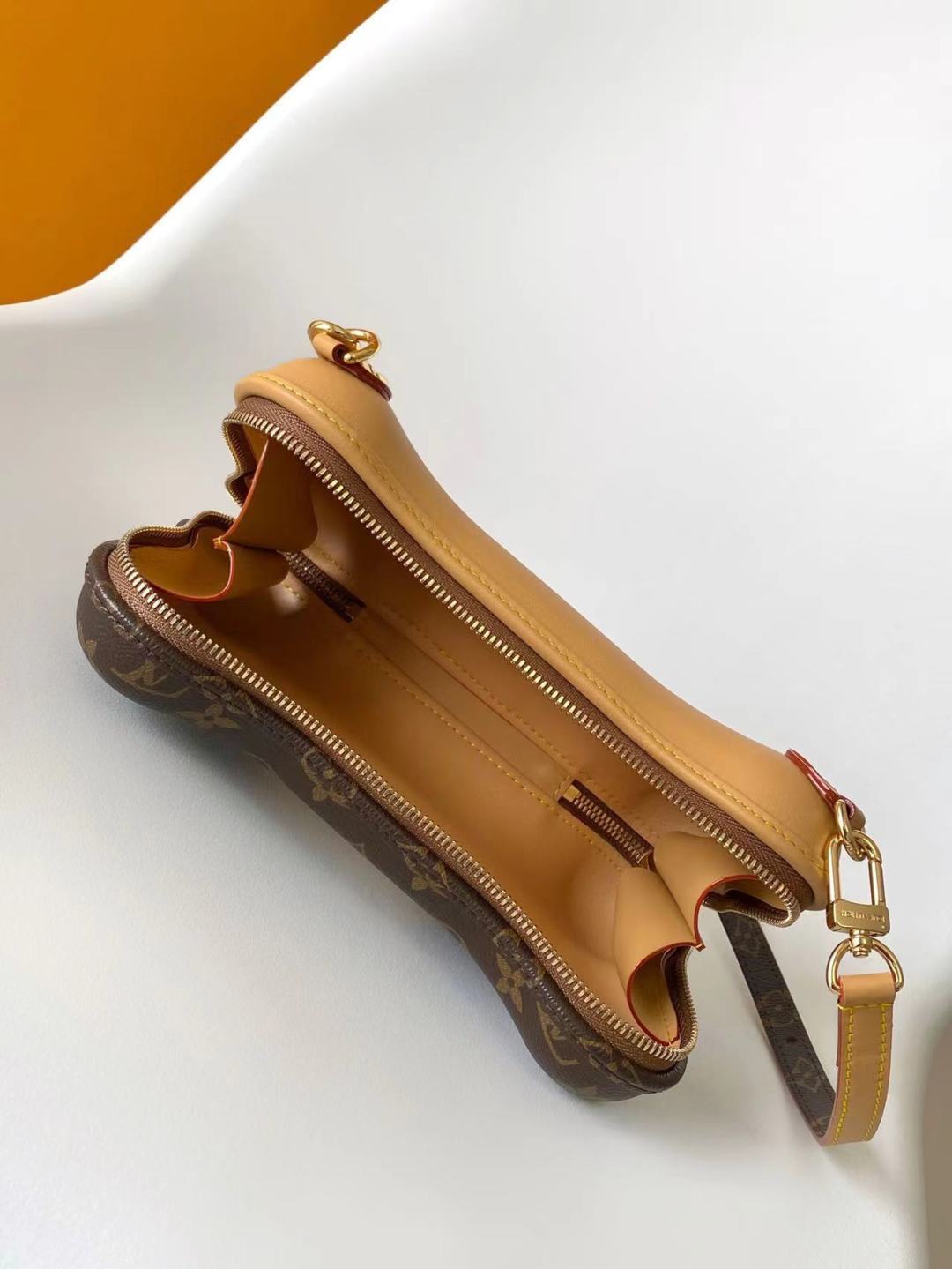 1:1 Replica LV crossbody bag