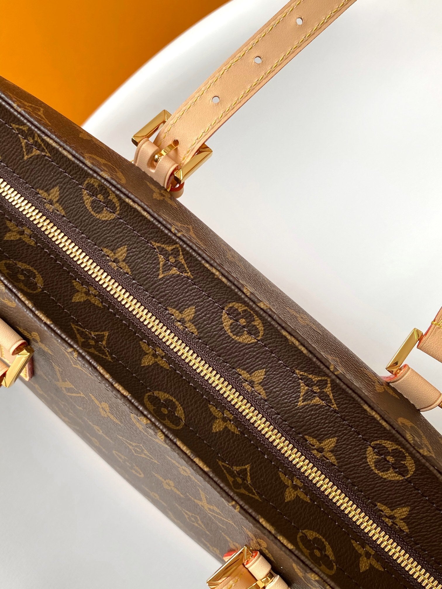 1:1 Replica LV Handbag