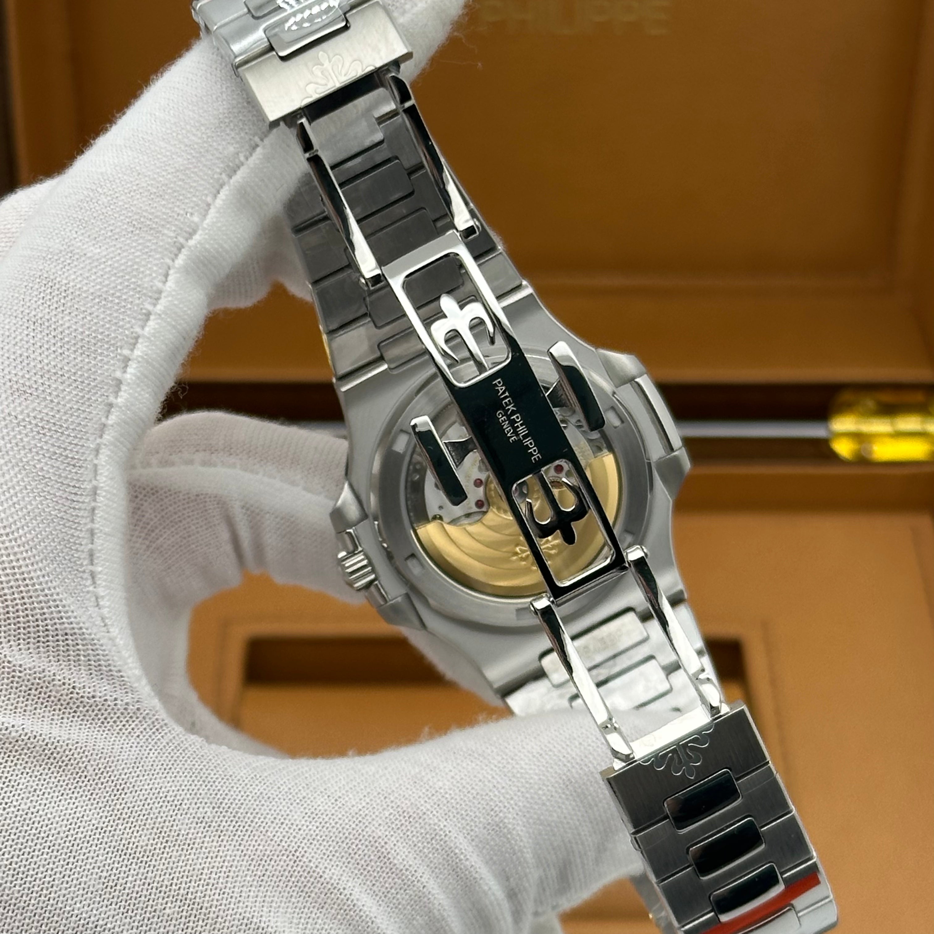 Patek Phillippe Nautilus Full Set 5711/1A-011 40MM White Dial