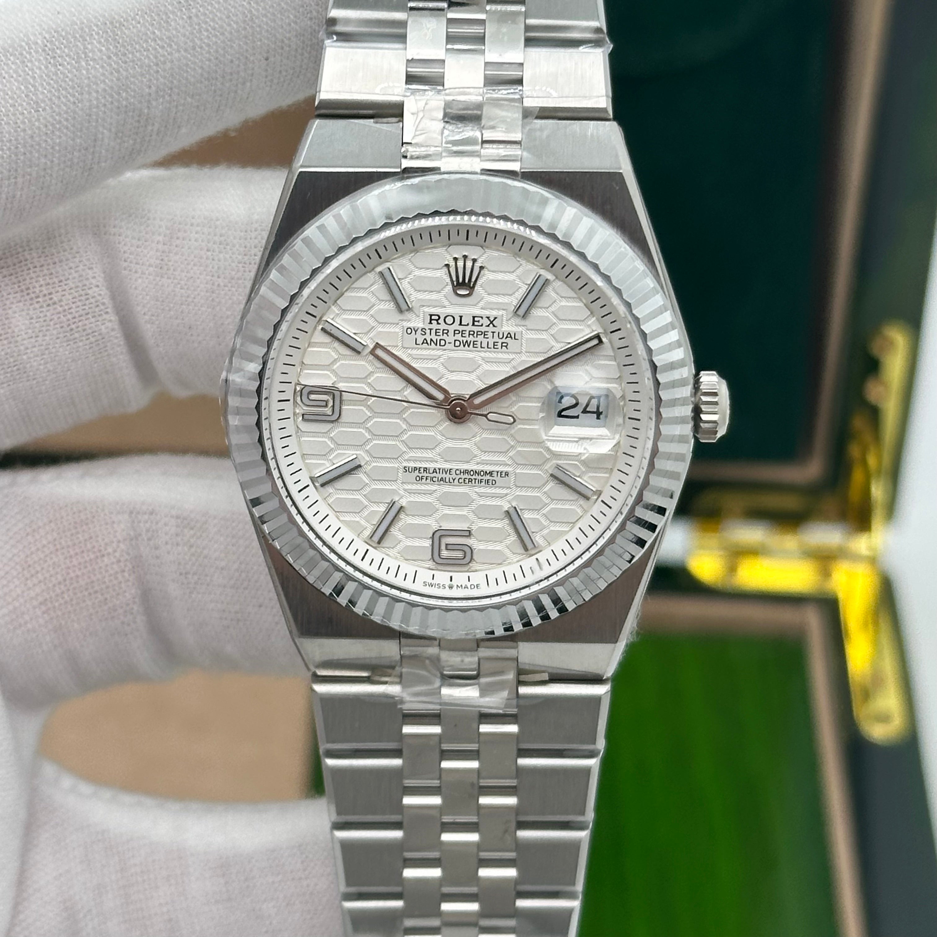 Rolex Oyster Perpetual Land-Dweller 41mm – Silver Textured Dial