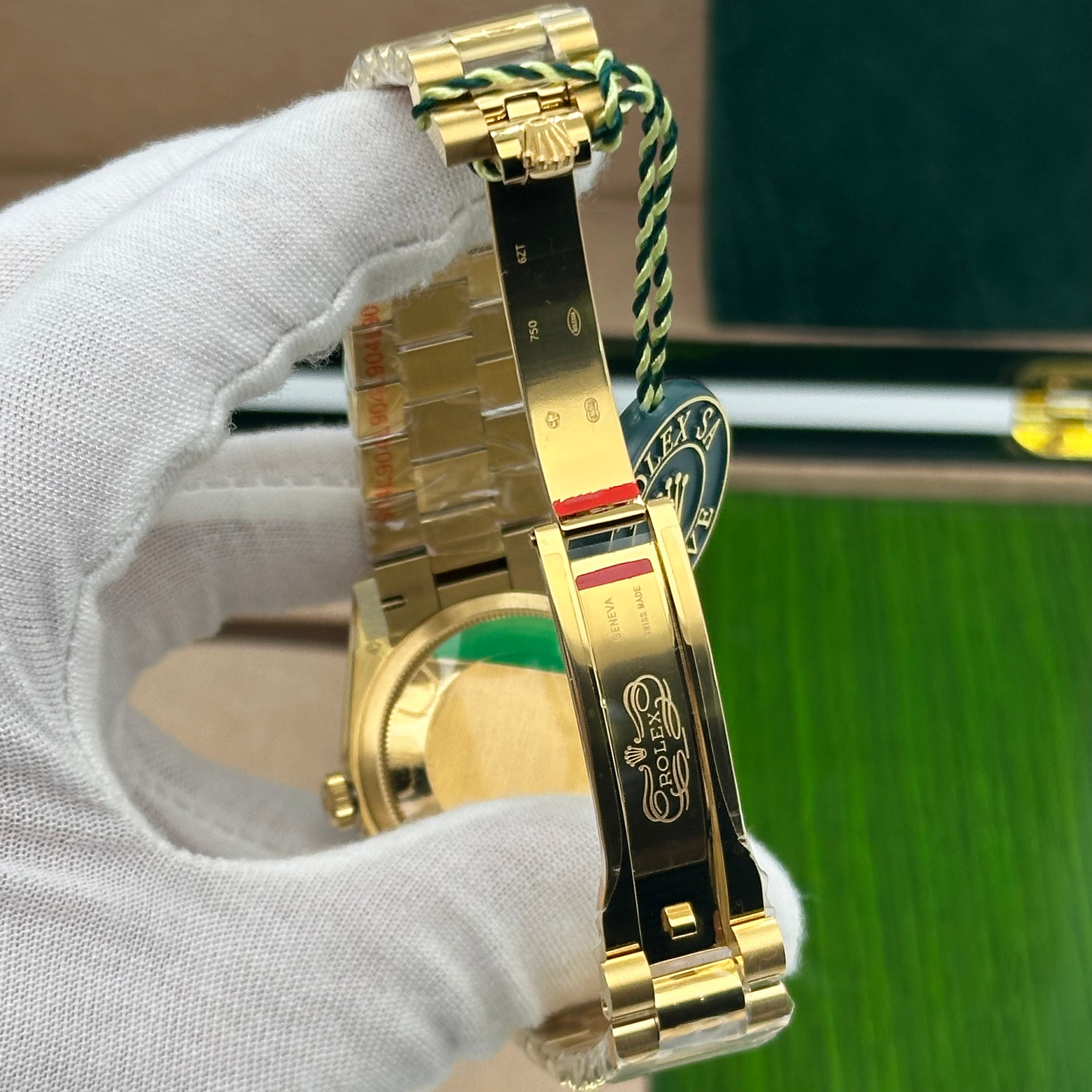 Rolex Day-Date 36MM Yellow Gold Turquoise Dial Diamond Bezel President Bracelet