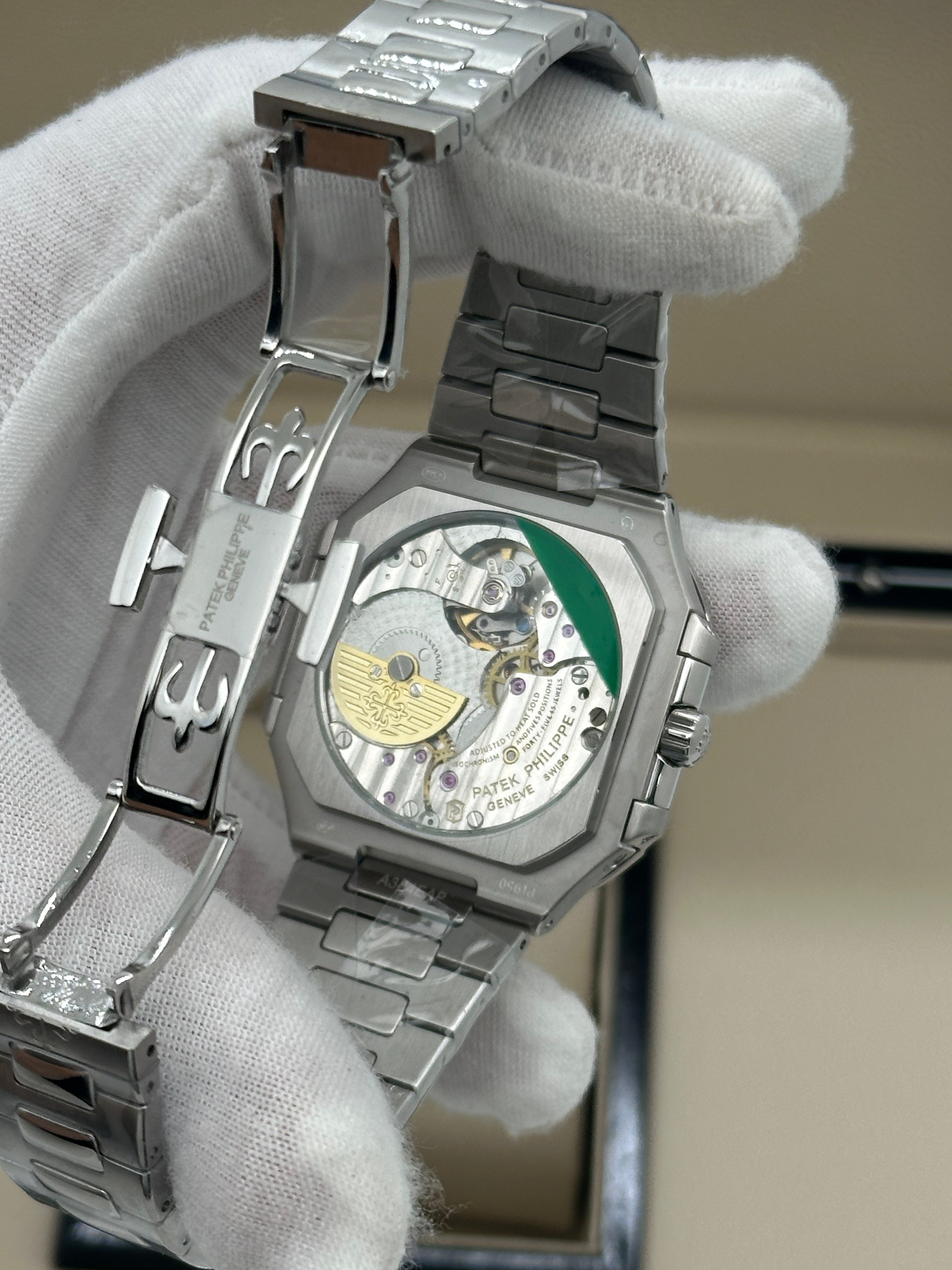 Patek Philippe Nautilus TV Screen Annual Calendar – Green Dial  – Swiss Super Clone 1:1
