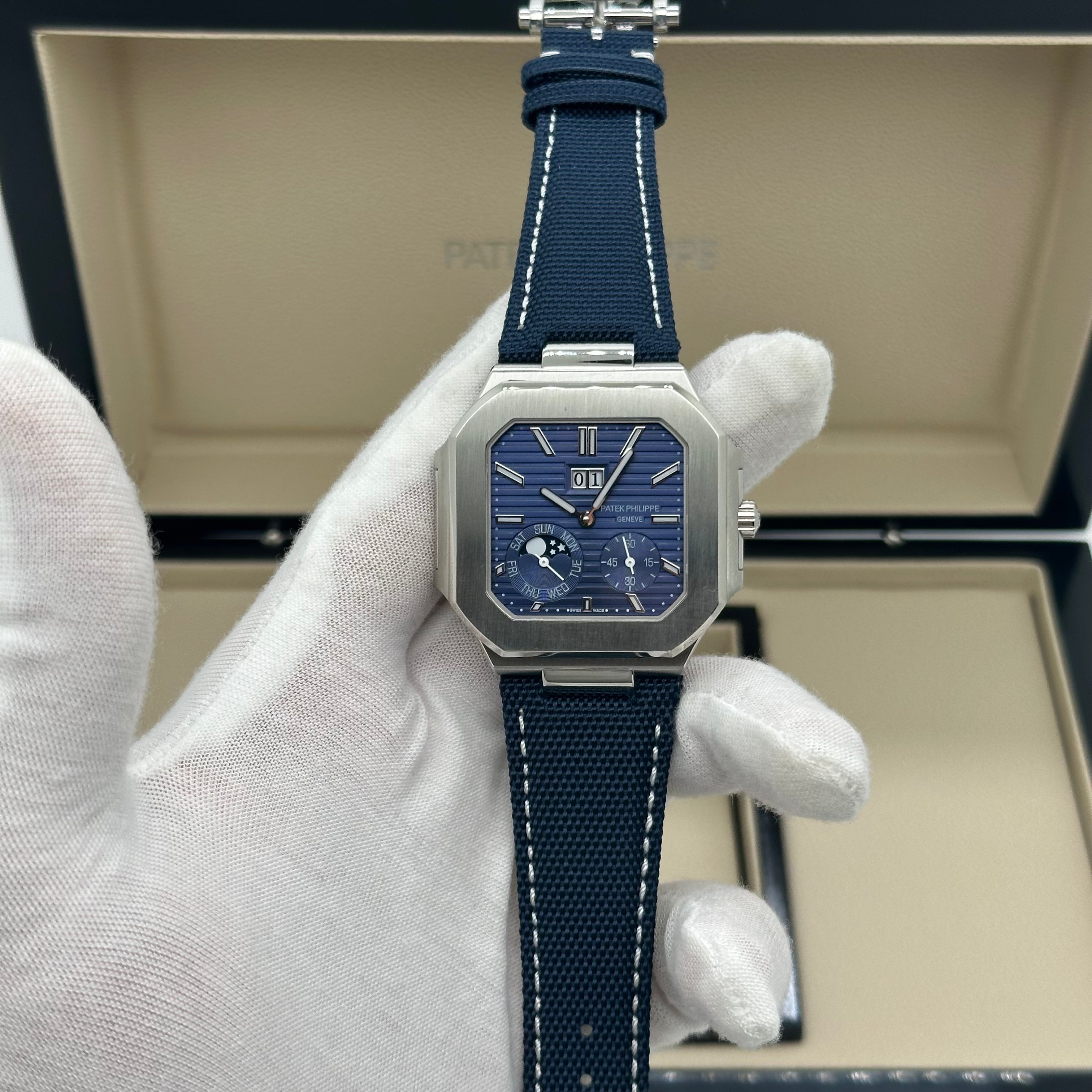 Patek Philippe Nautilus TV Screen – Blue Dial – Fabric Sport Strap – Moonphase Annual Calendar – Swiss Super Clone 1:1