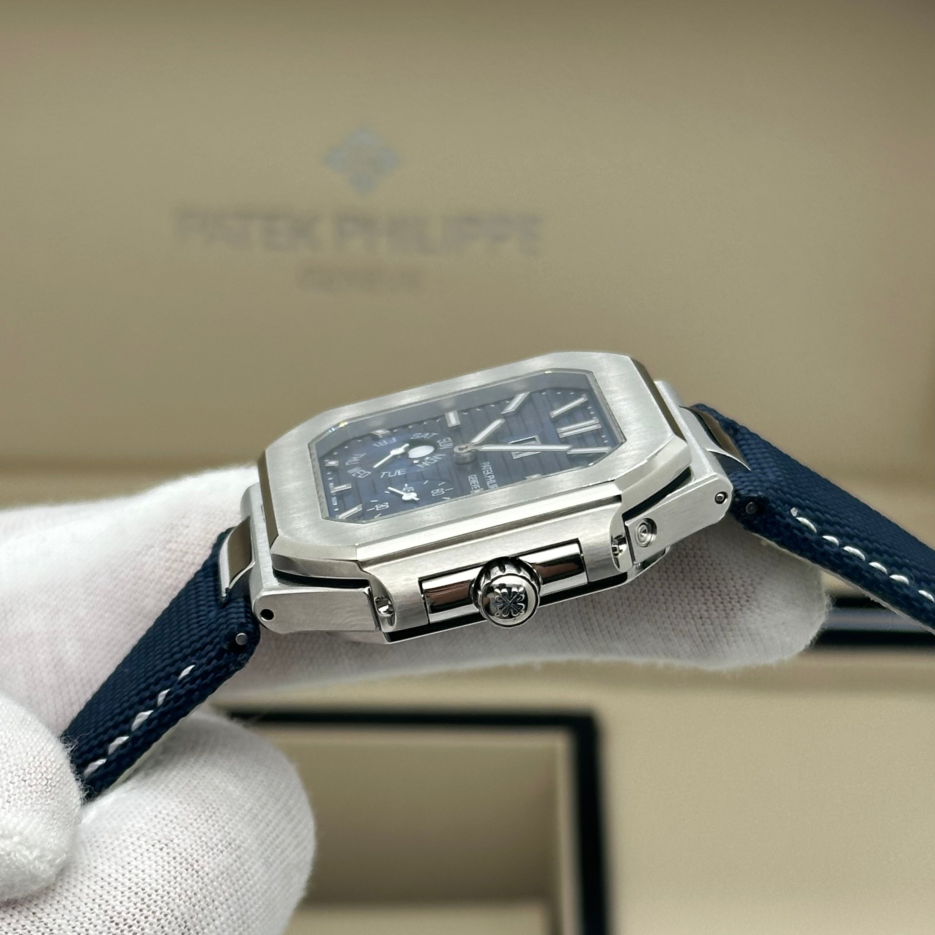 Patek Philippe Nautilus TV Screen – Blue Dial – Fabric Sport Strap – Moonphase Annual Calendar – Swiss Super Clone 1:1