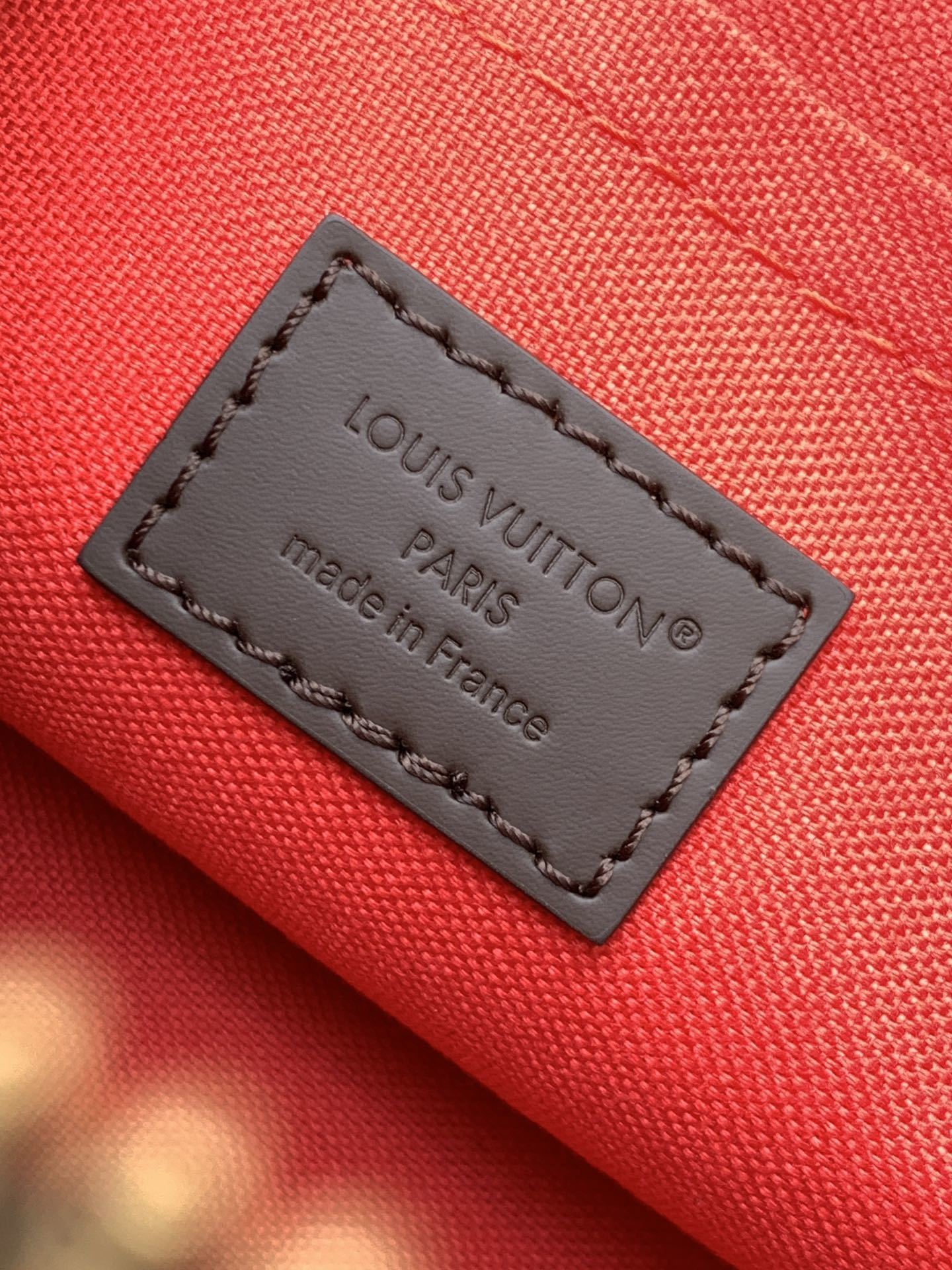 1:1 Replica LV Shell Bag