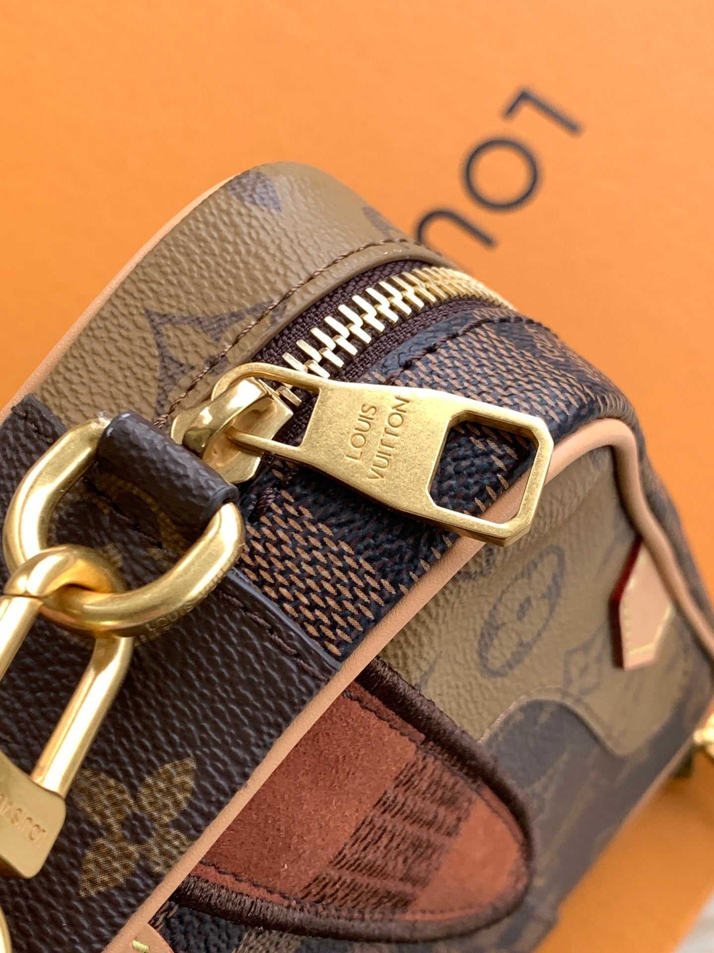 1:1 Replica LV crossbody bag