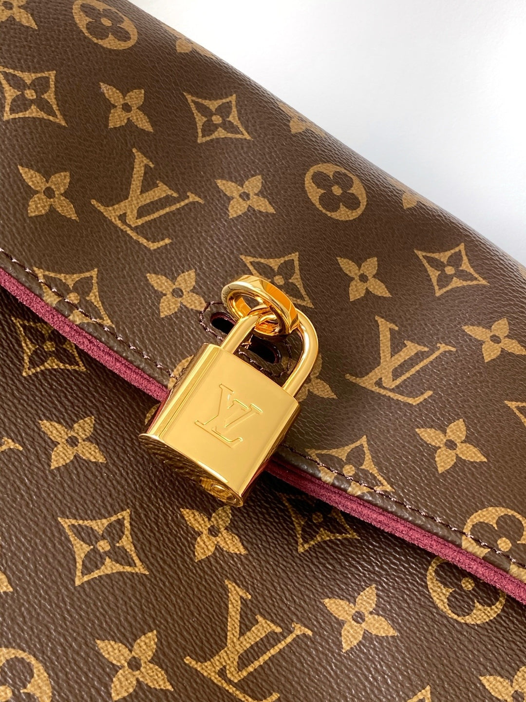 1:1 Replica LV shoulder bag