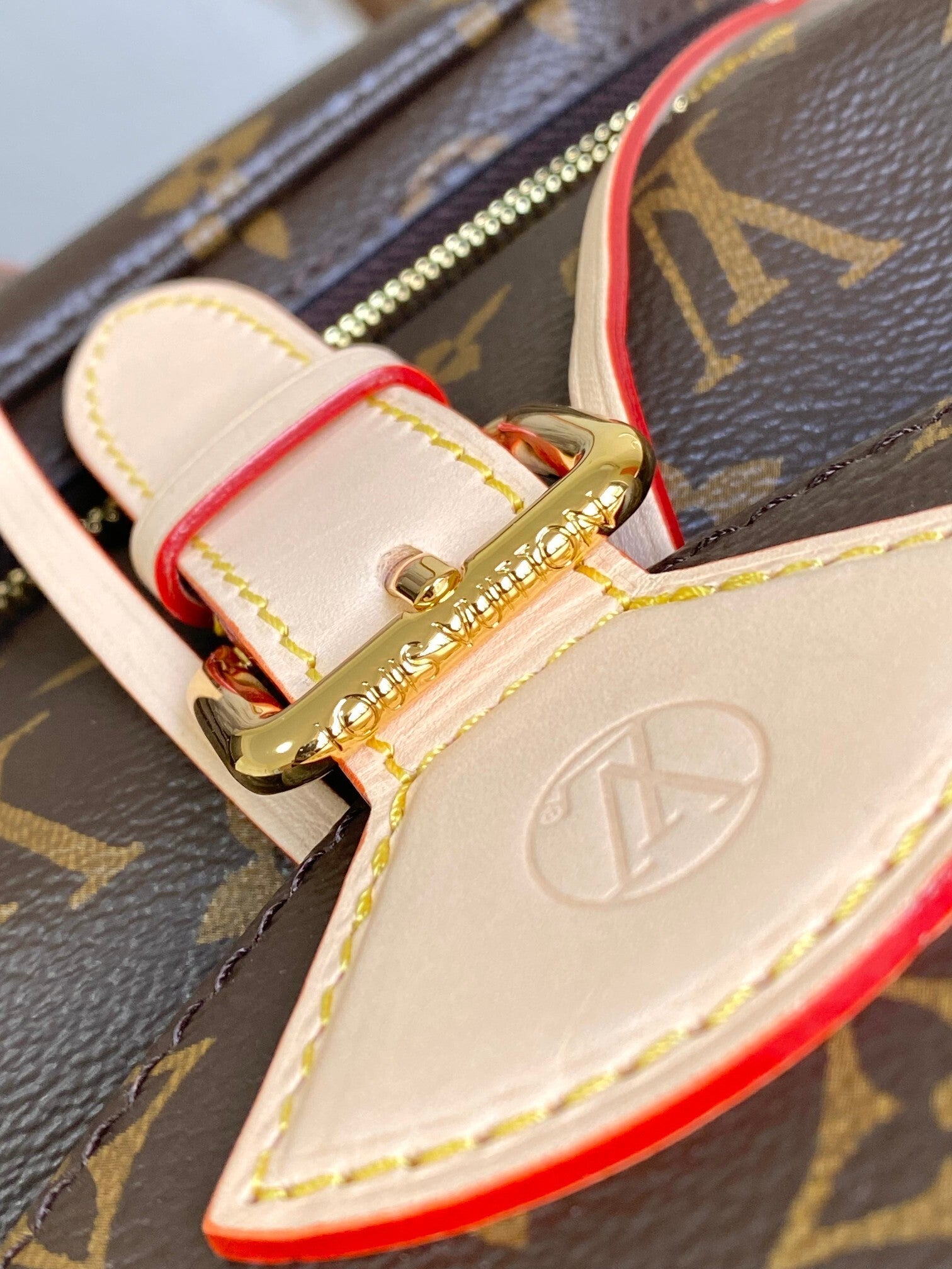 1:1 Replica LV backpack