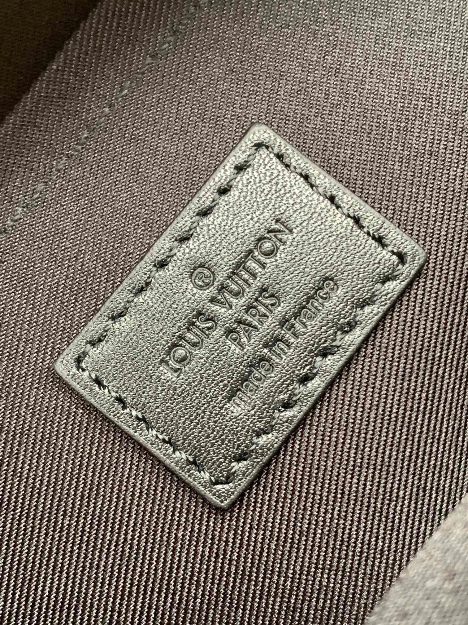 1:1 Replica LV crossbody bag