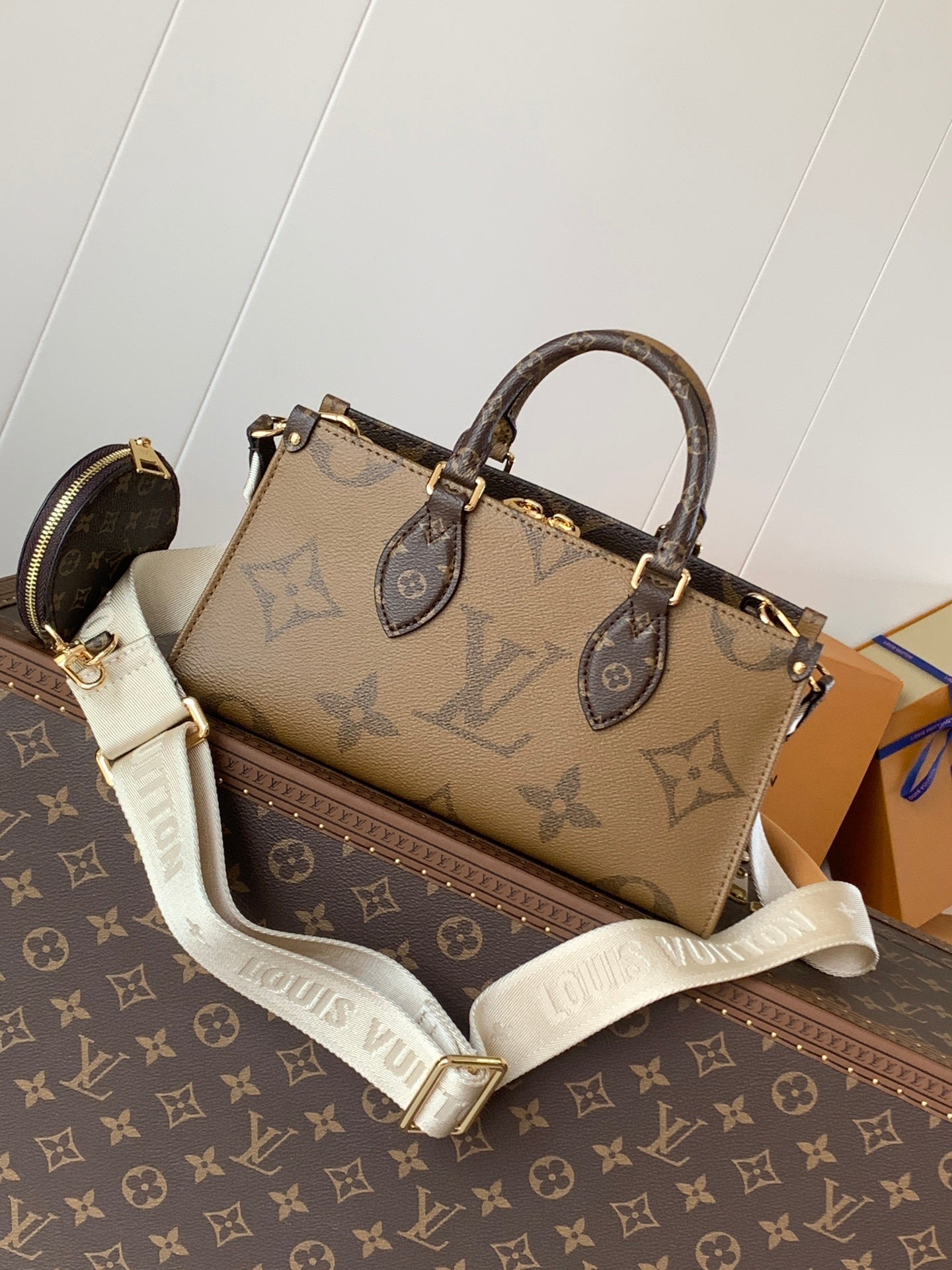 1:1 Replica LV handbag and crossbody bag