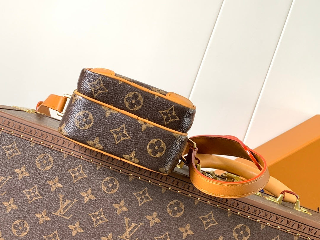 1:1 Replica LV crossbody bag