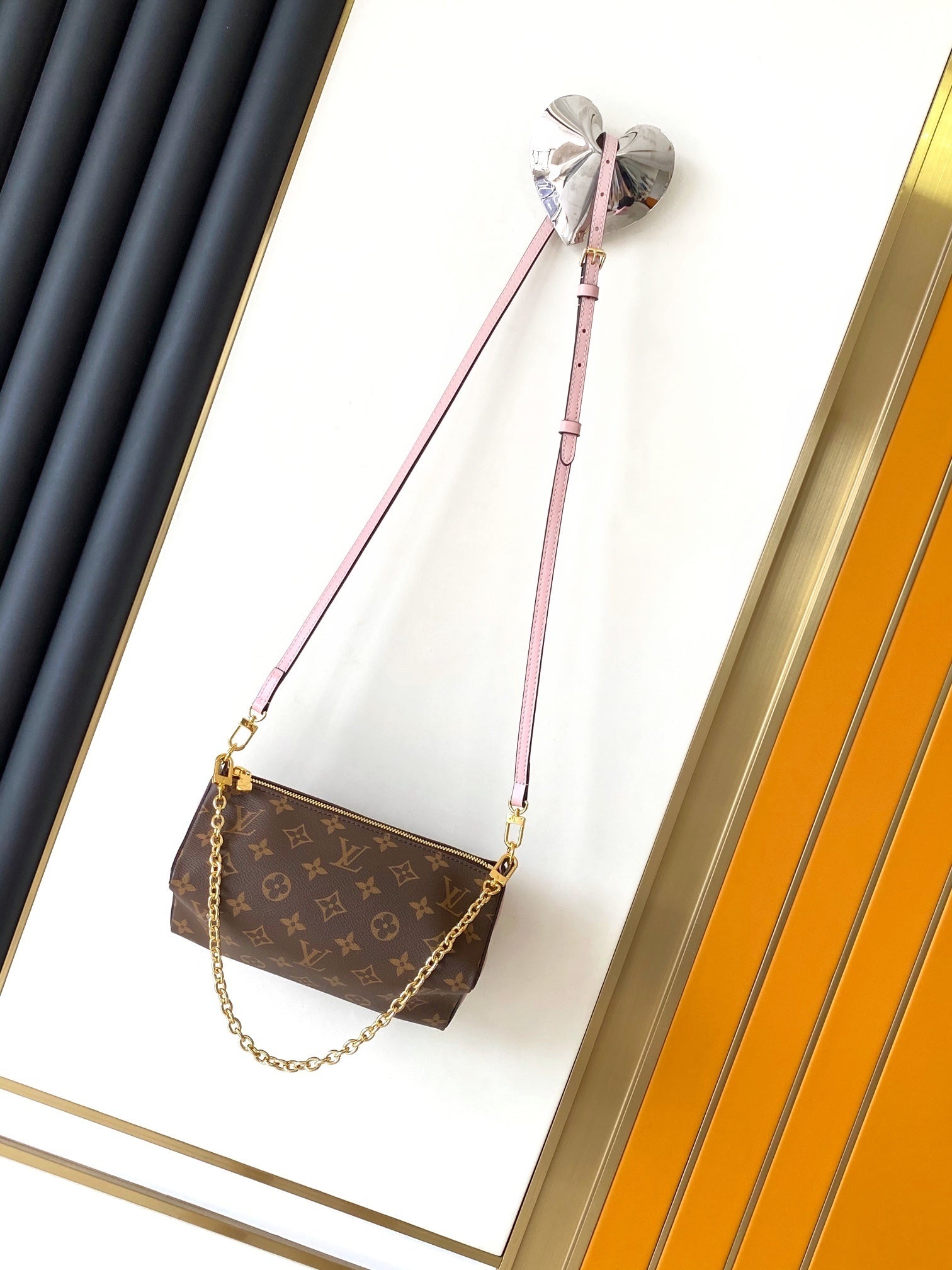 1:1 Replica LV crossbody bag