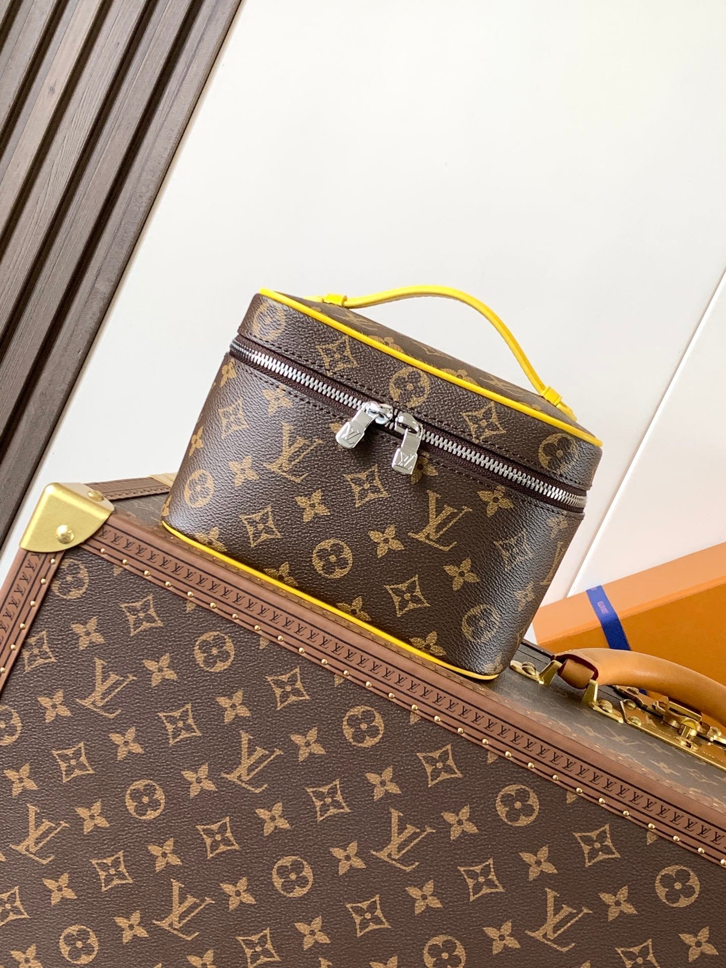 1:1 Replica LV handbag