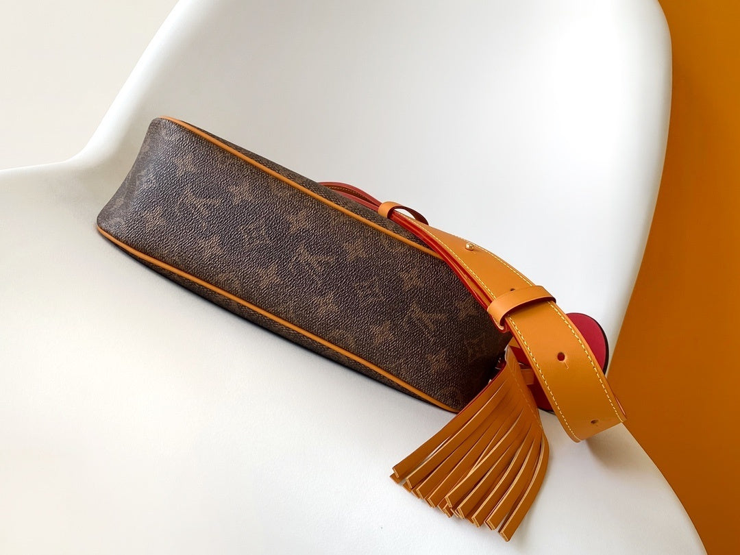 1:1 Replica LV crossbody bag