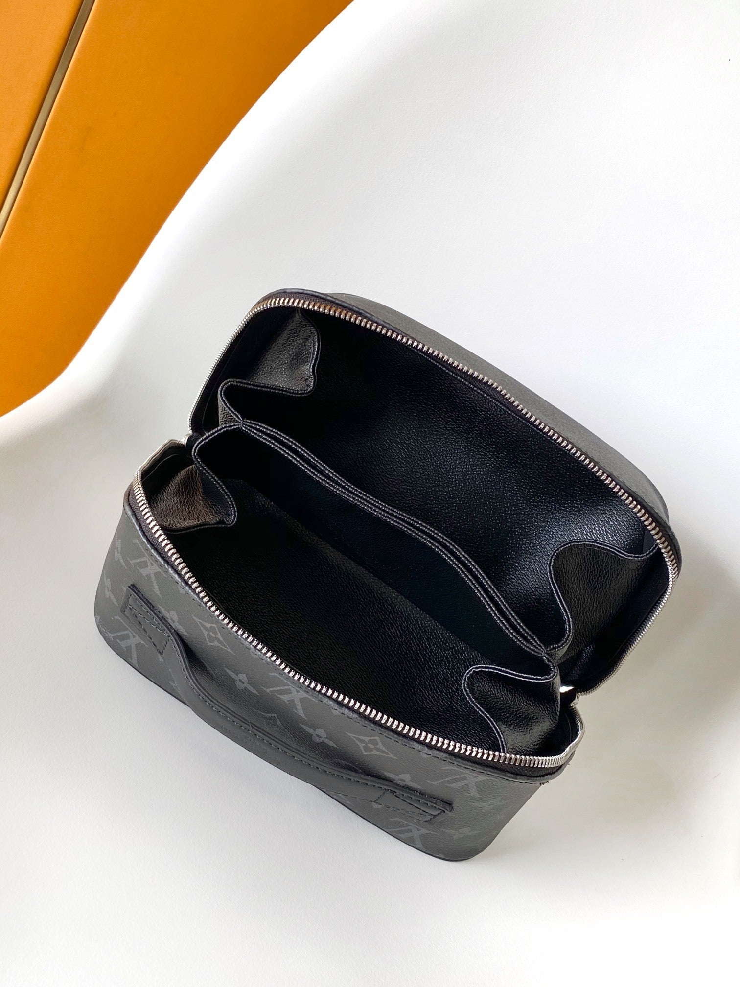 1:1 Replica LV Handbag