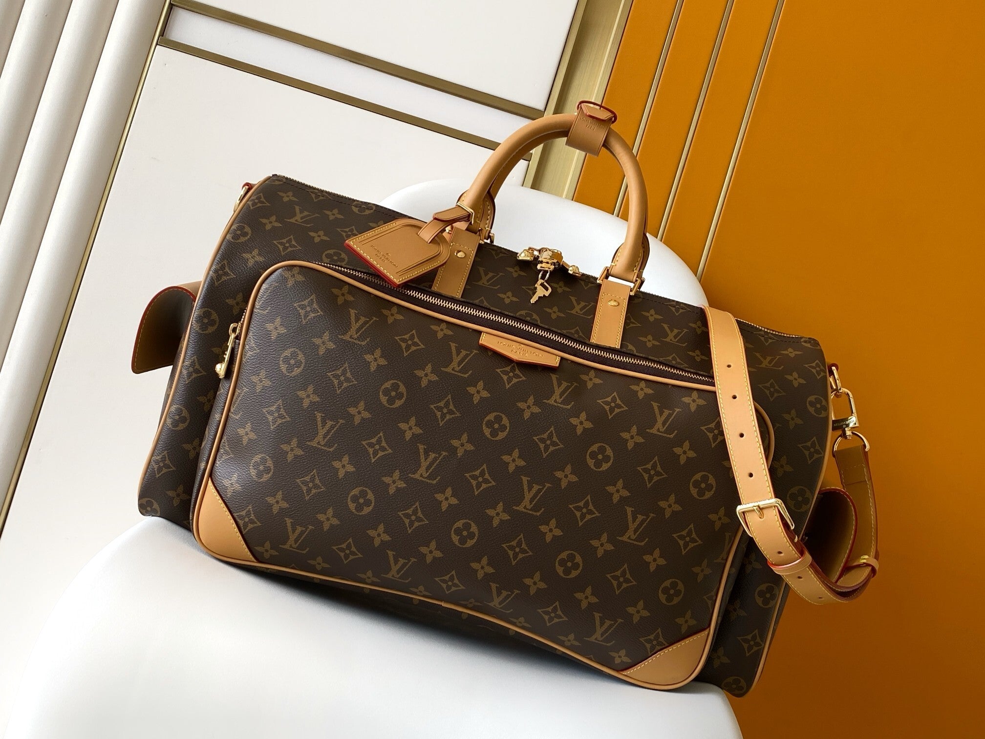 1:1 Replica LV travel bag