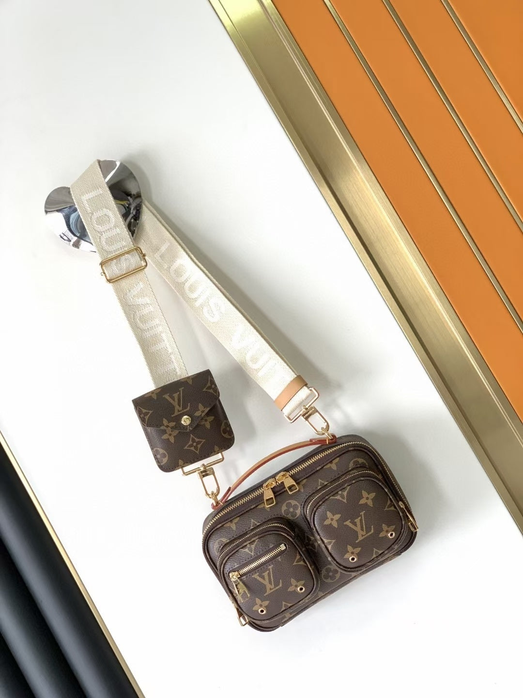 1:1 Replica LV crossbody bag