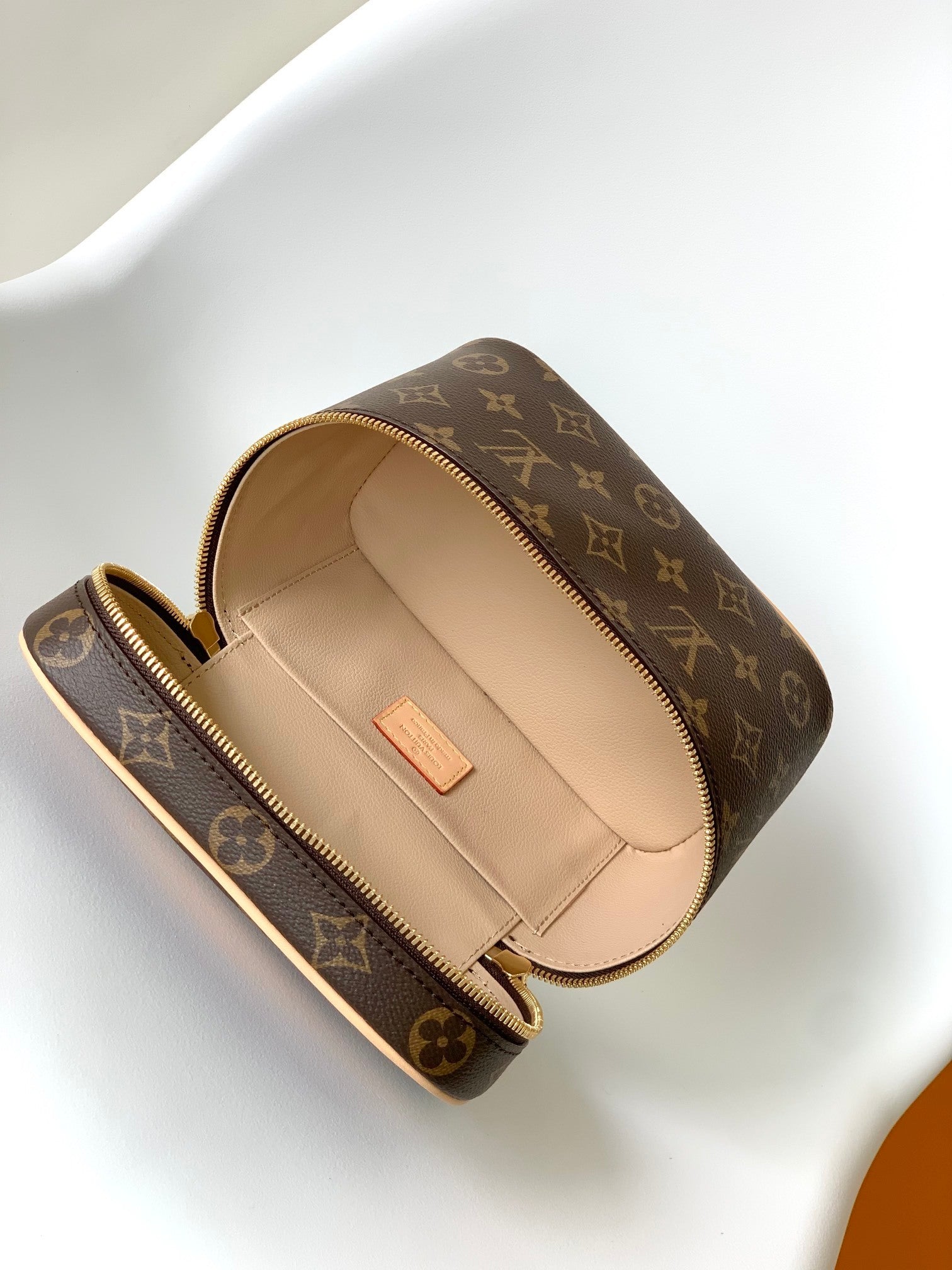 1:1 Replica LV handbag