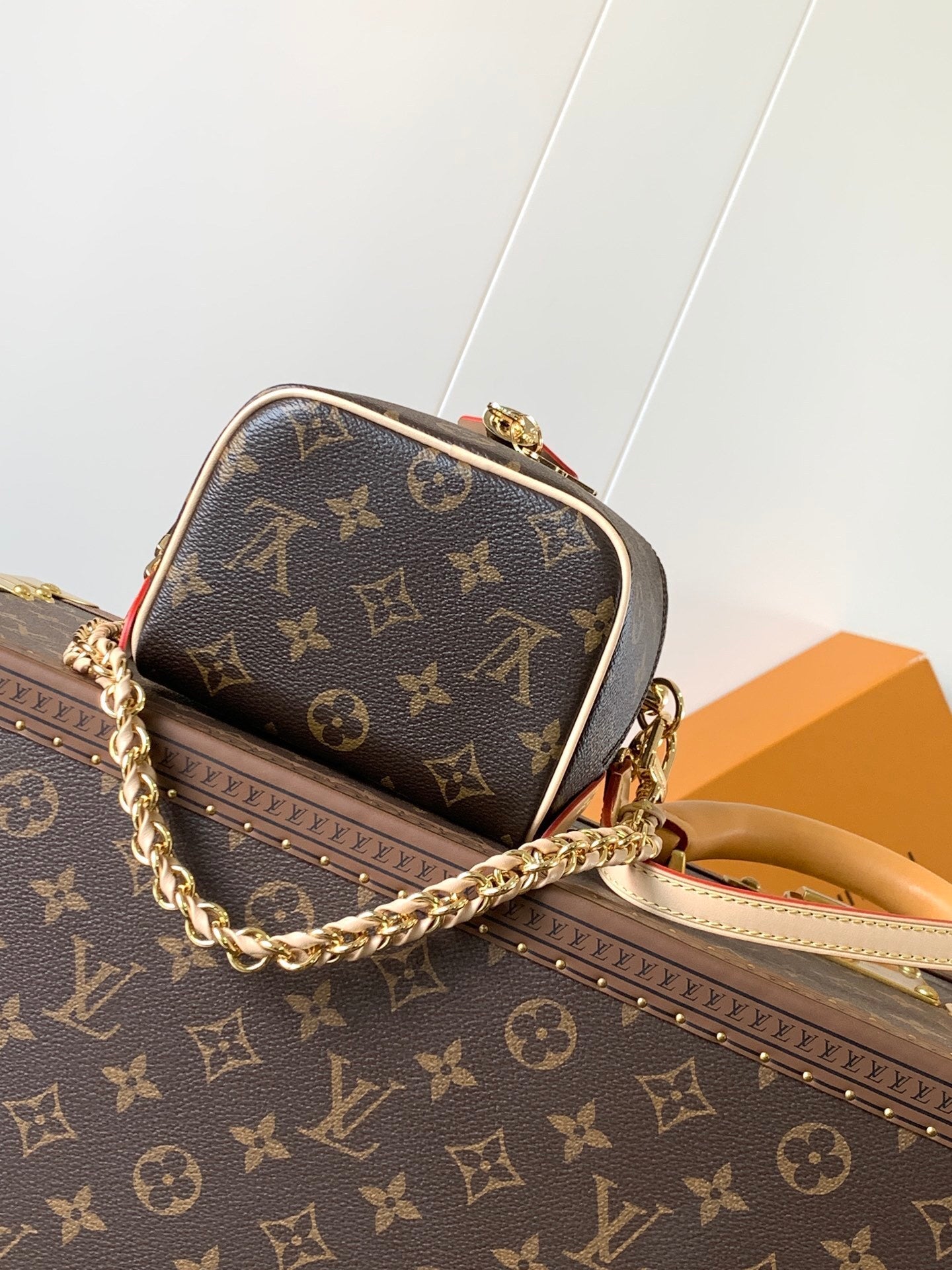 1:1 Replica LV crossbody bag