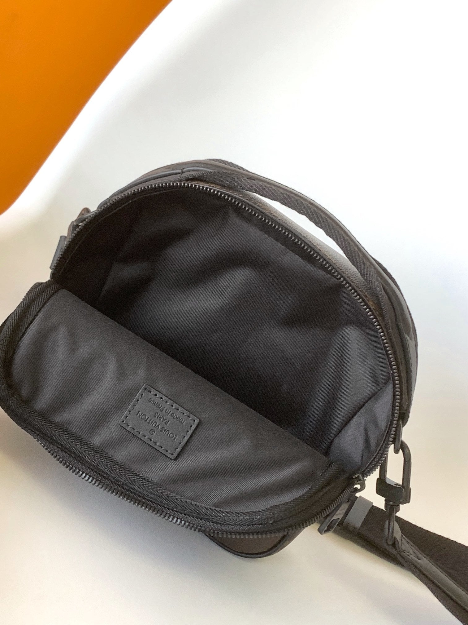 1:1 Replica LV crossbody bag