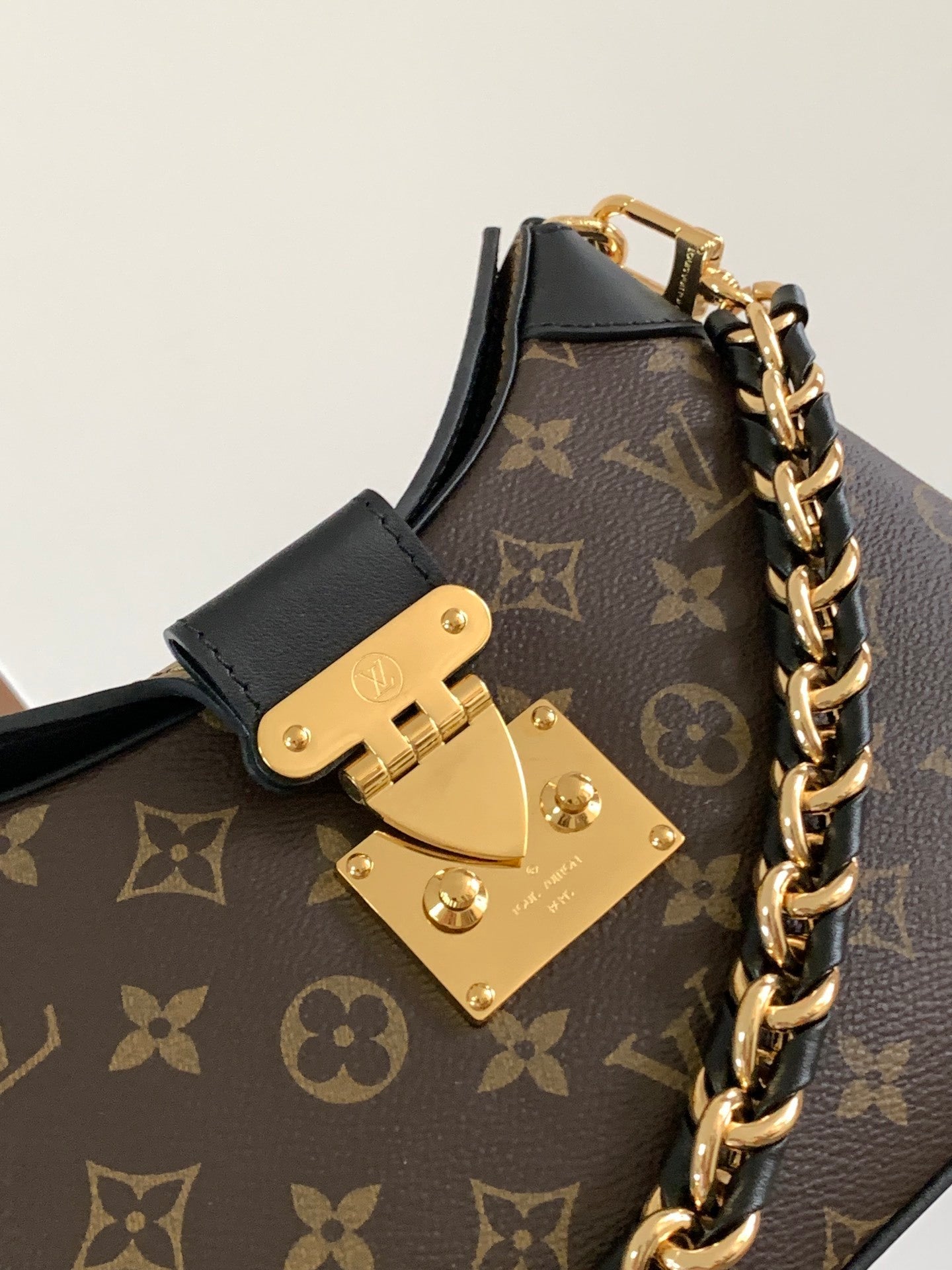 1:1 Replica LV crossbody bag