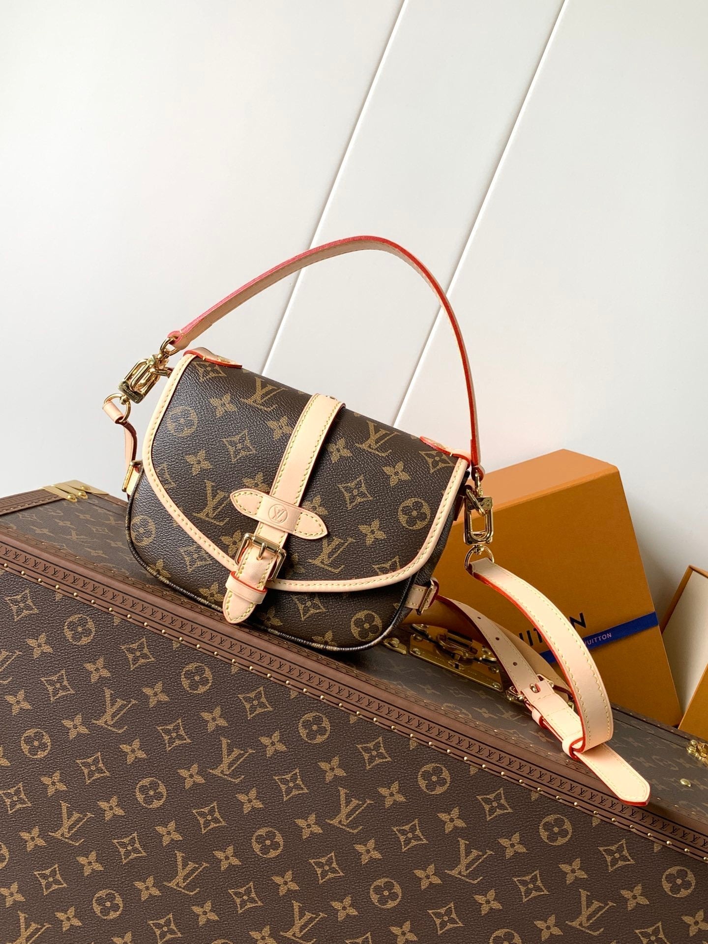 1:1 Replica LV crossbody bag