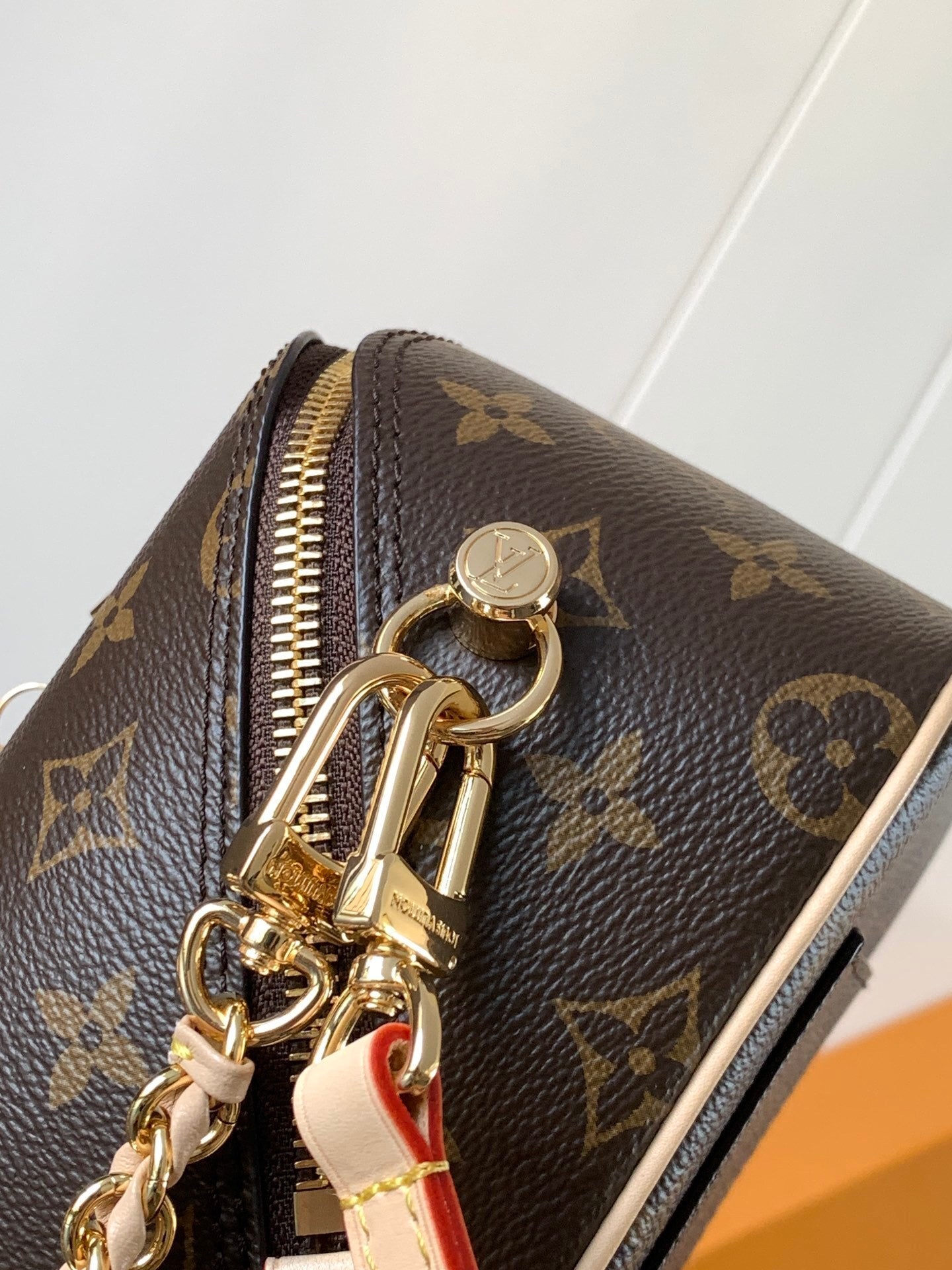 1:1 Replica LV crossbody bag