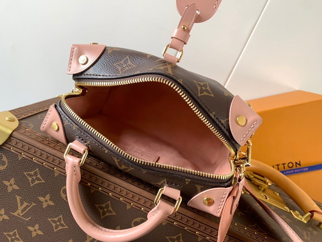 1:1 Replica LV chain crossbody bag