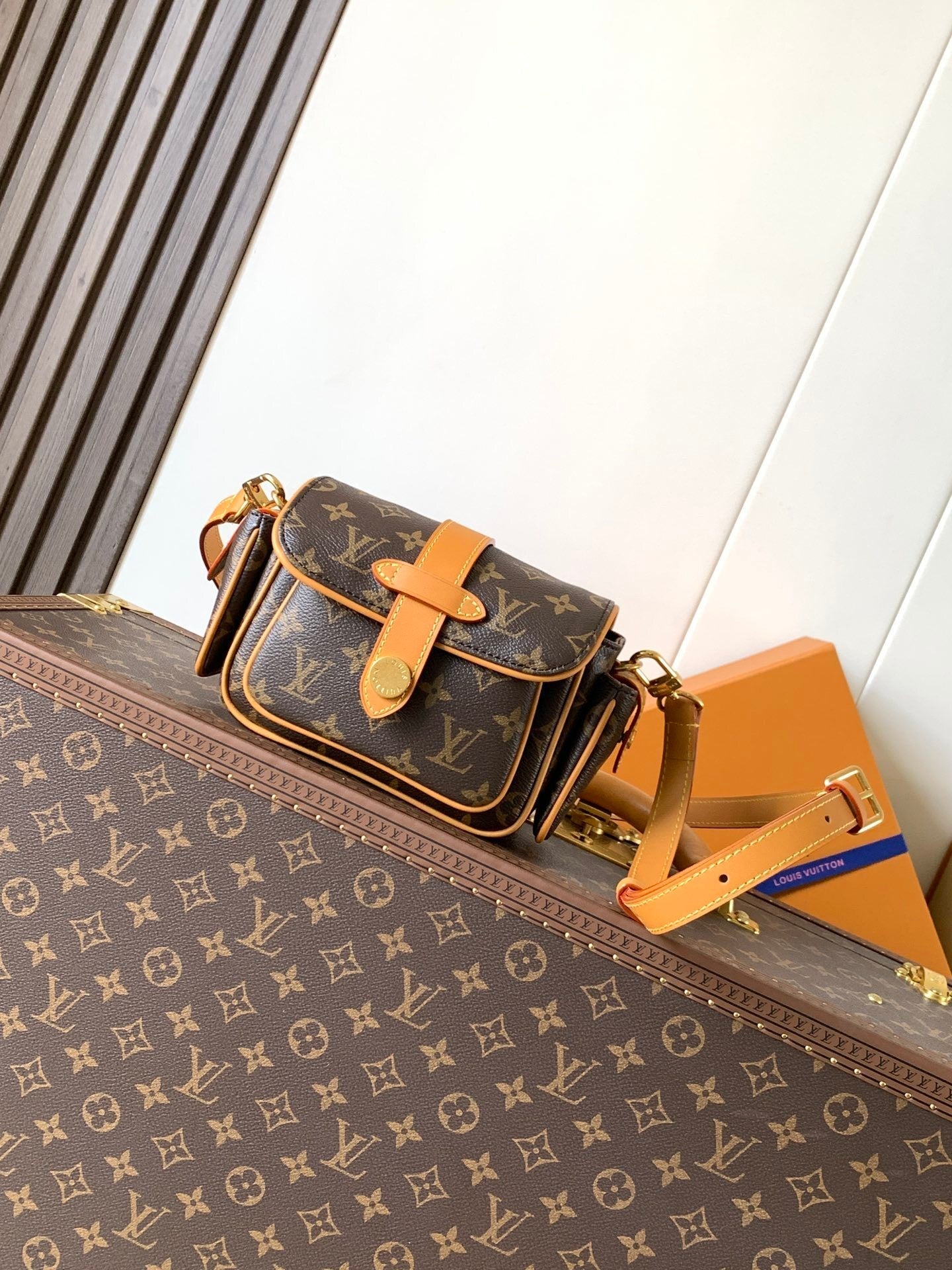 1:1 Replica LV crossbody shoulder bag