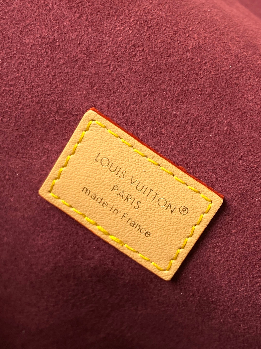 1:1 Replica LV shoulder bag