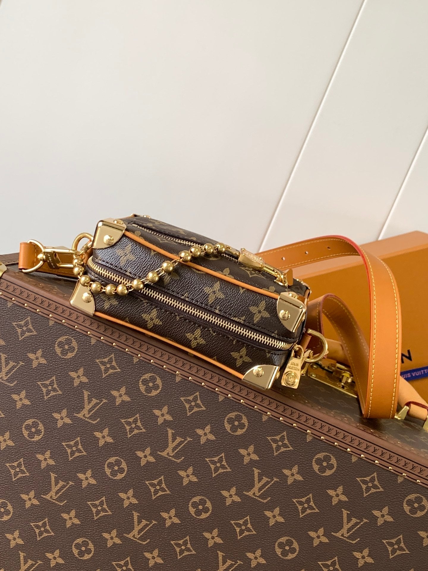 1:1 Replica LV crossbody bag