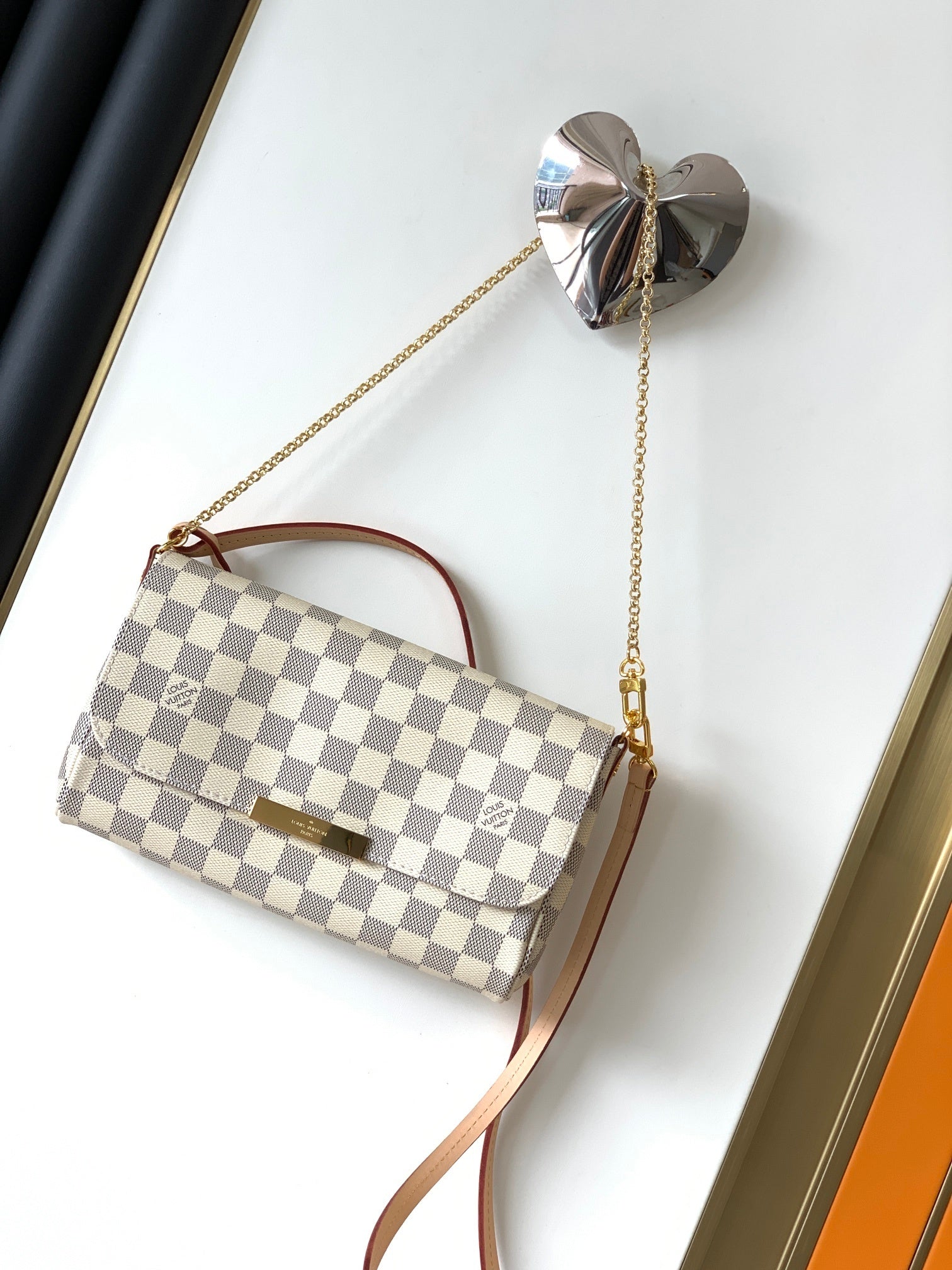 1:1 Replica LV crossbody bag