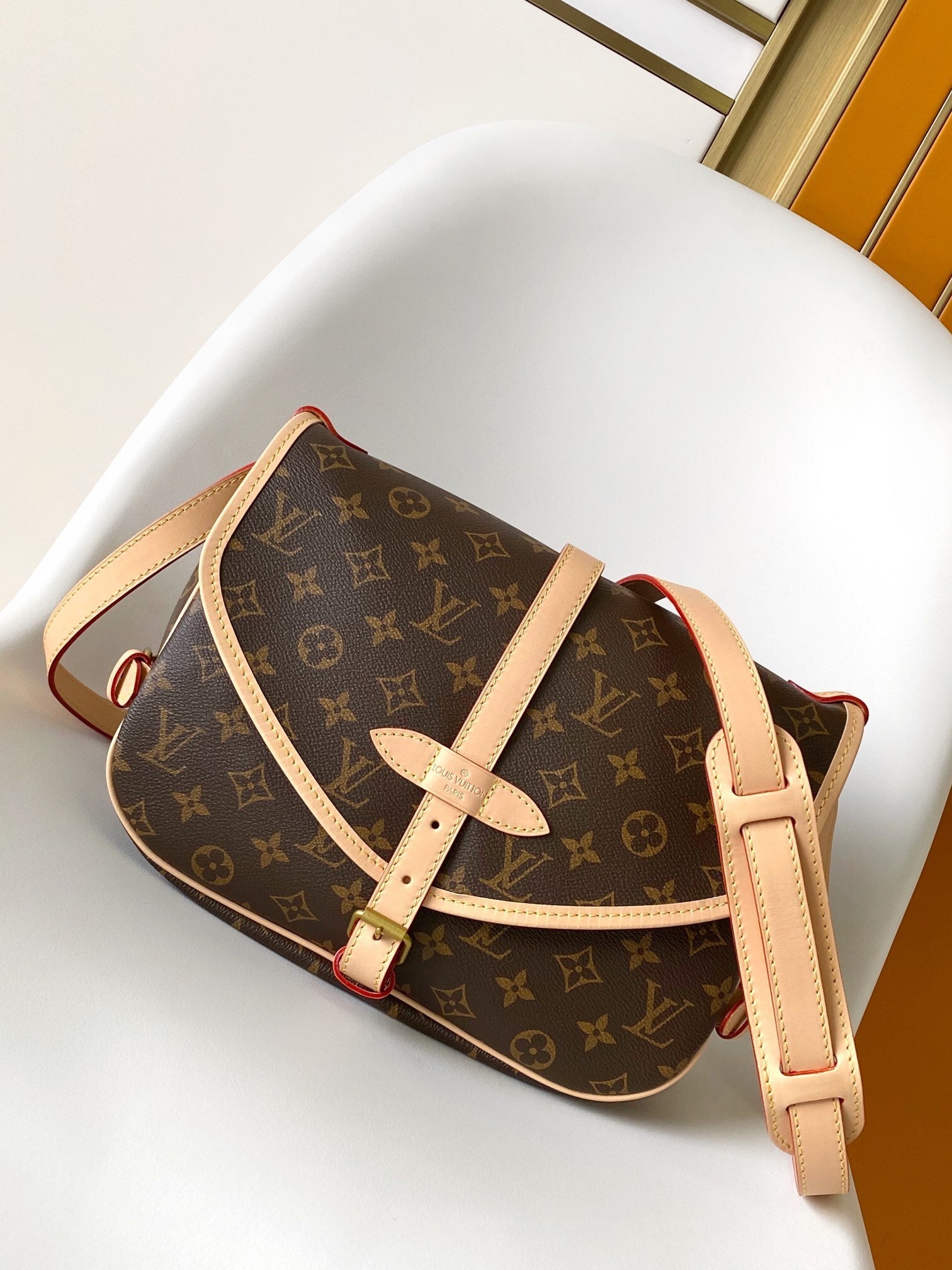 1:1 Replica LV crossbody bag
