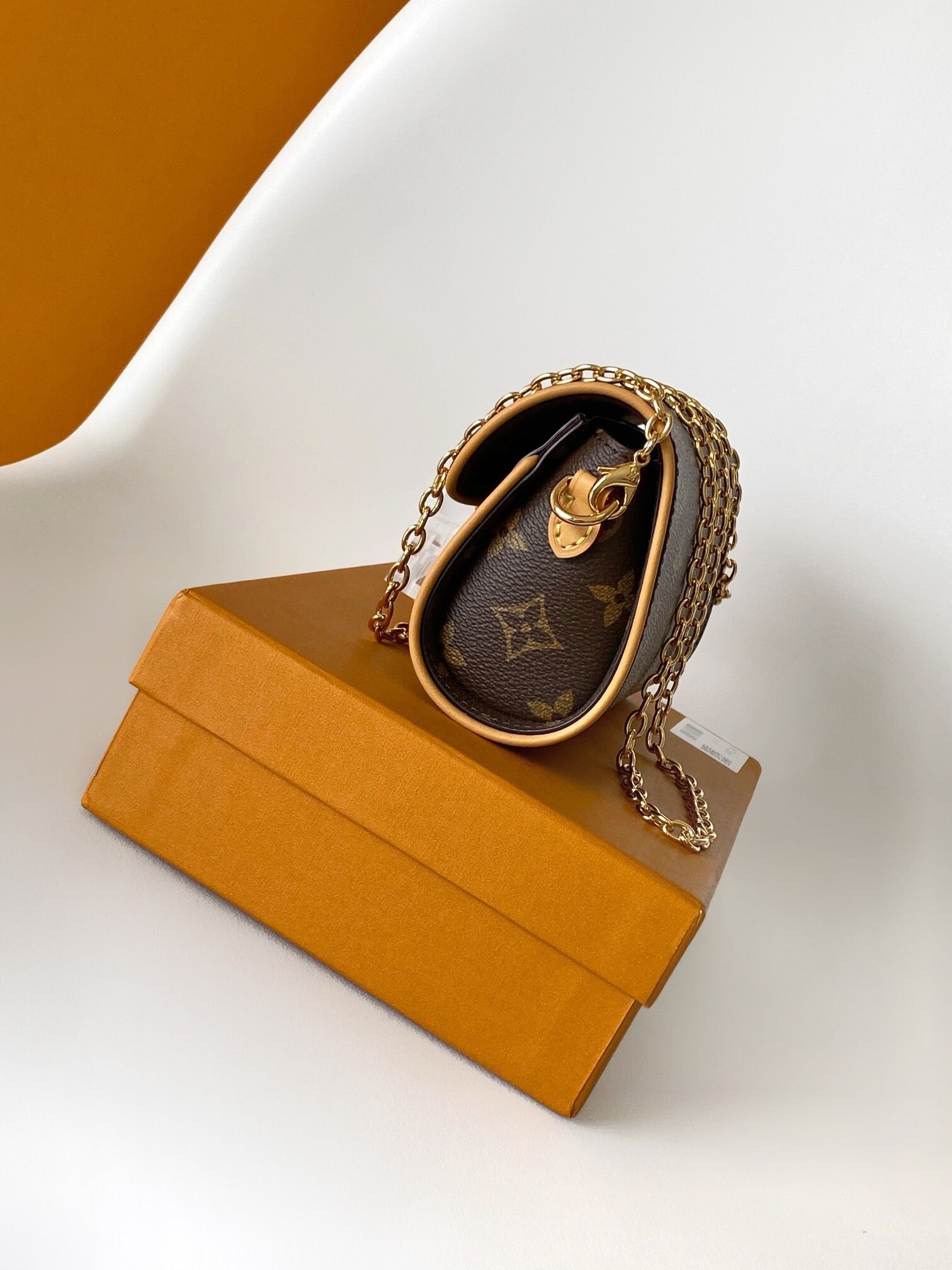 1:1 Replica LV crossbody bag