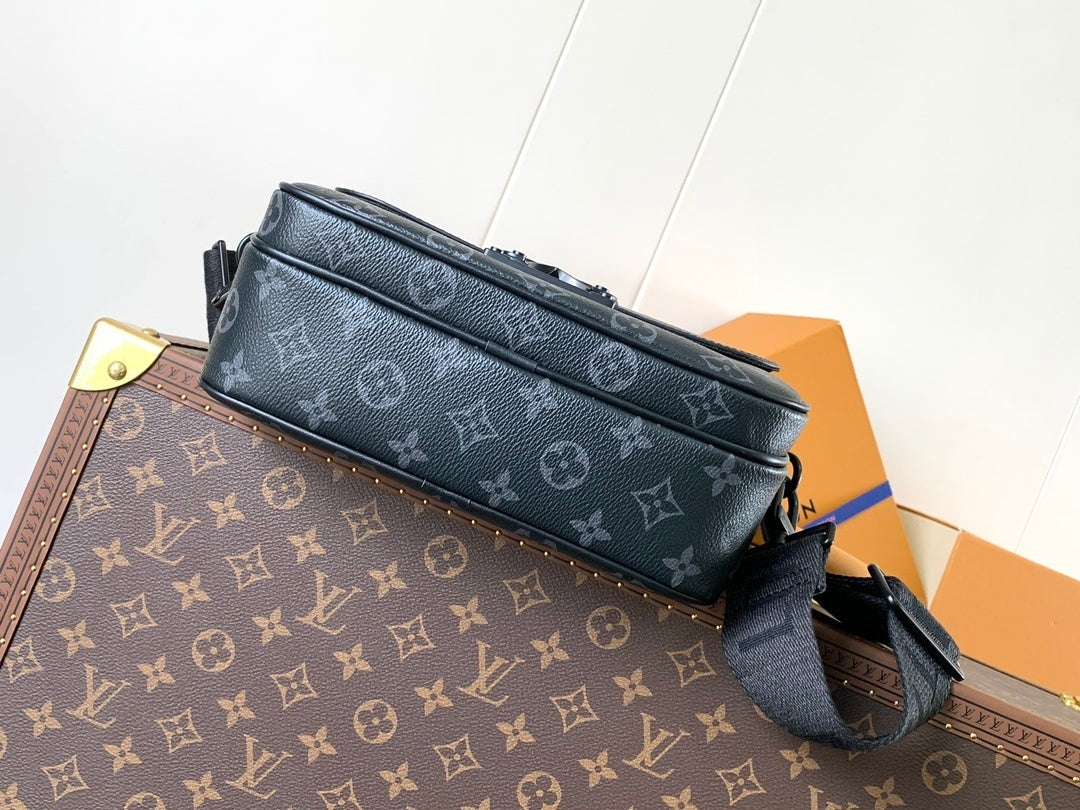 1:1 Replica LV crossbody bag