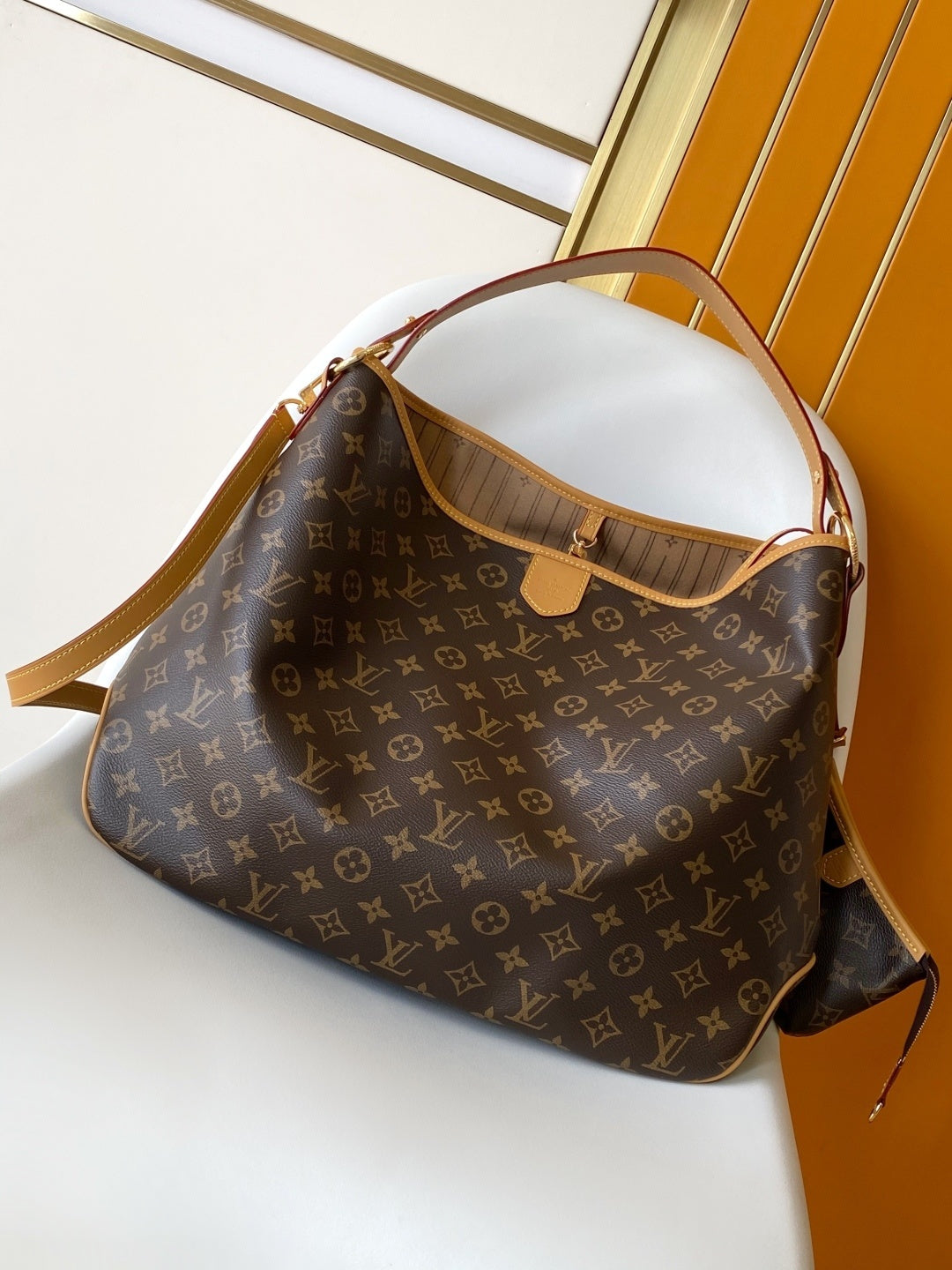 1:1 Replica LV crossbody bag