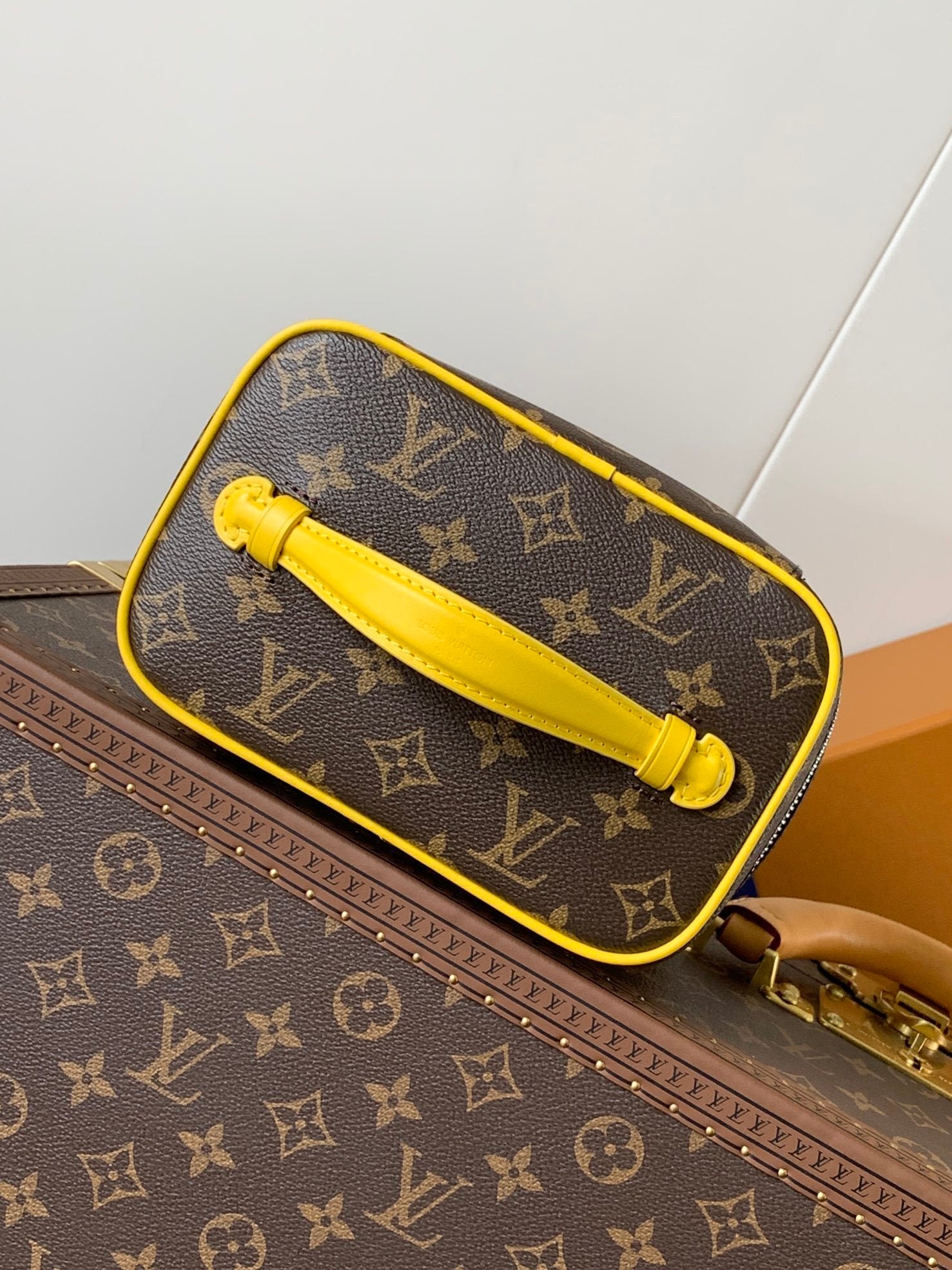 1:1 Replica LV handbag