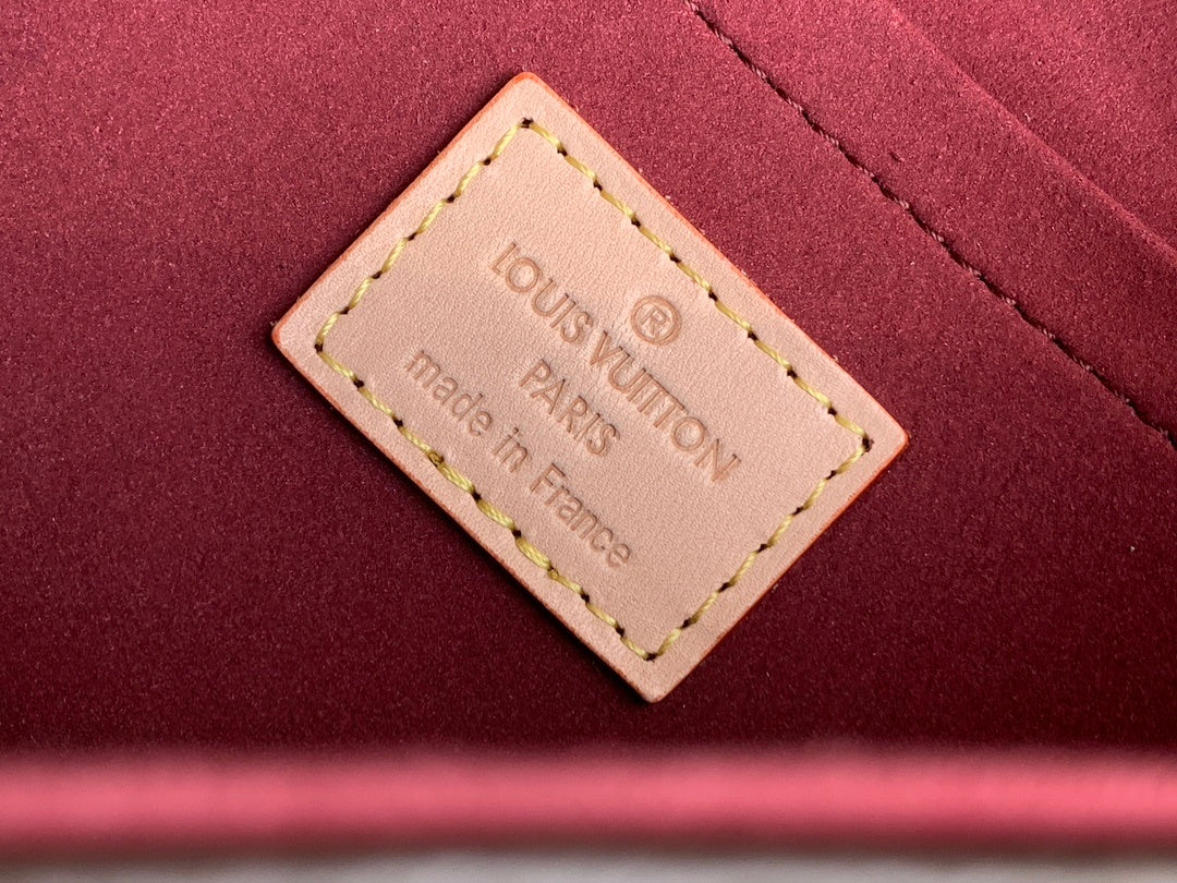 1:1 Replica LV crossbody bag