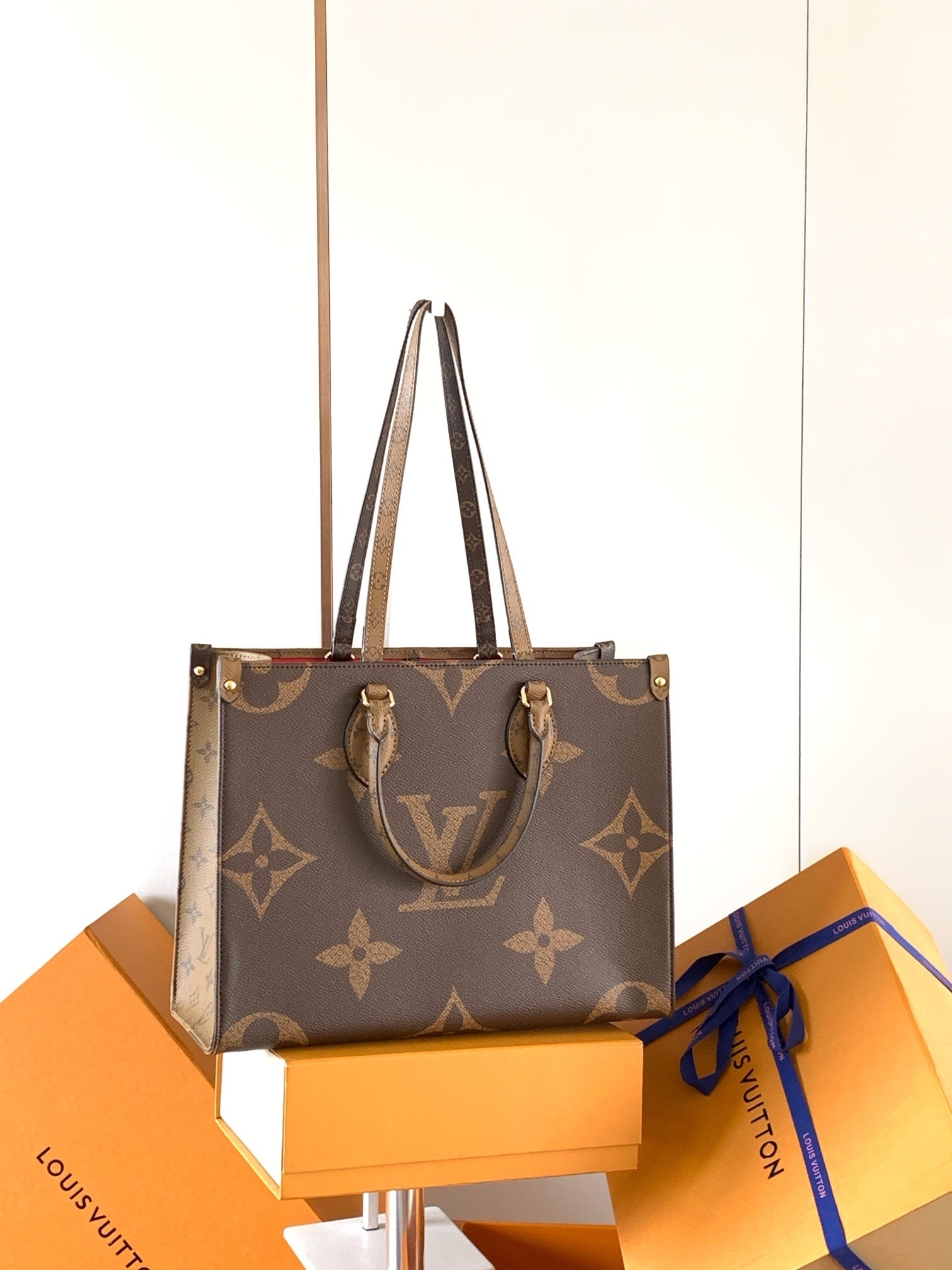 1:1 Replica LV handbag