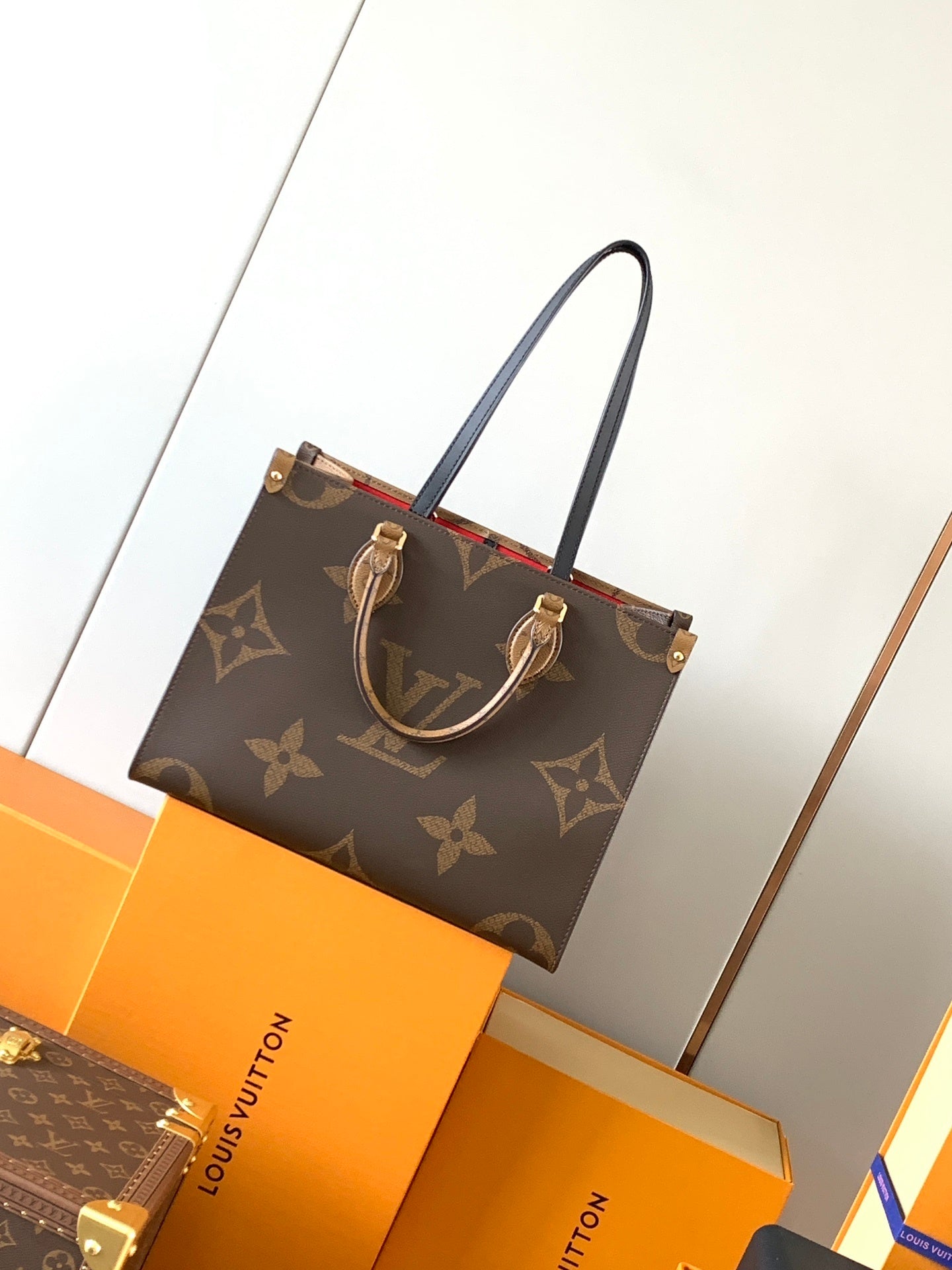1:1 Replica LV handbag