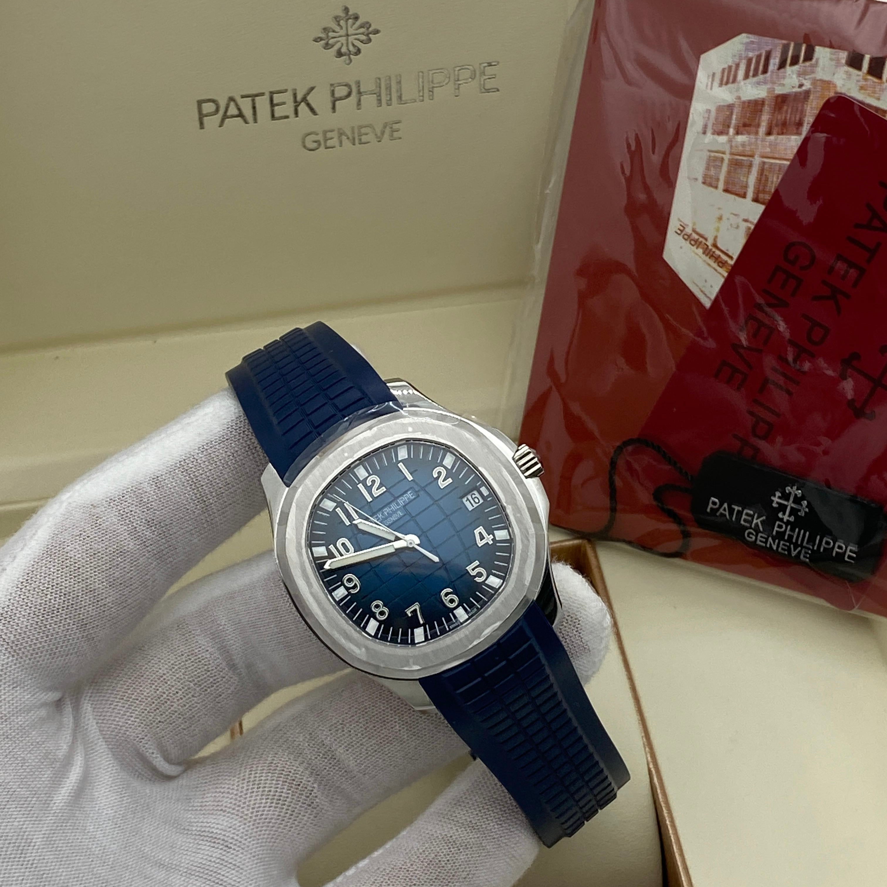 Patek Philippe Aquanaut 5168G-001 Aquanaut Blue Dial 40mm white gold watch