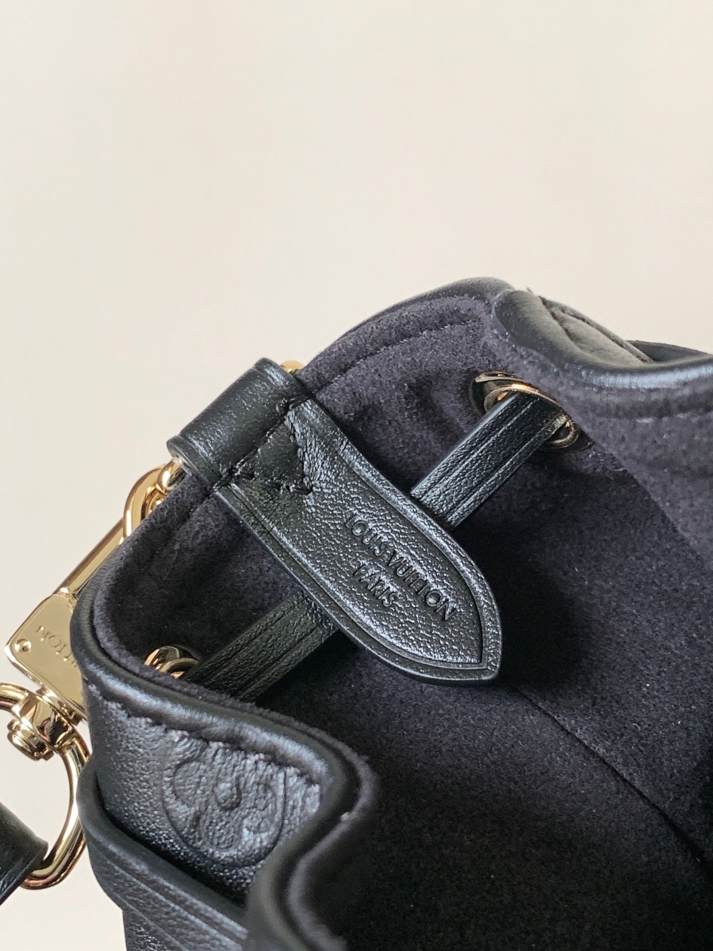 1:1 Replica LV flip-top handbag