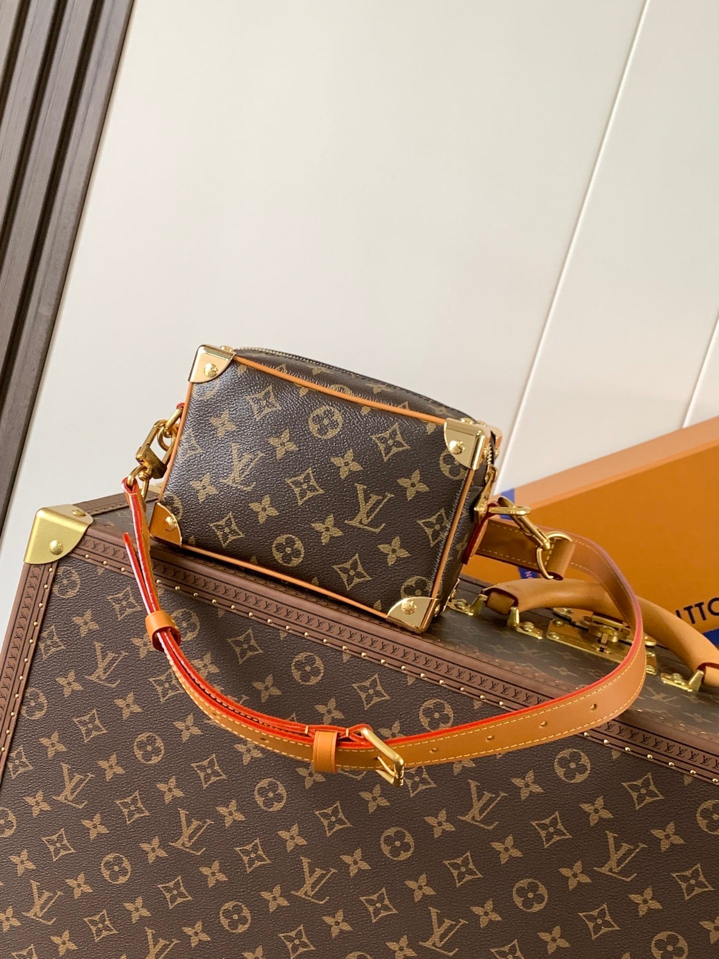 1:1 Replica LV crossbody bag