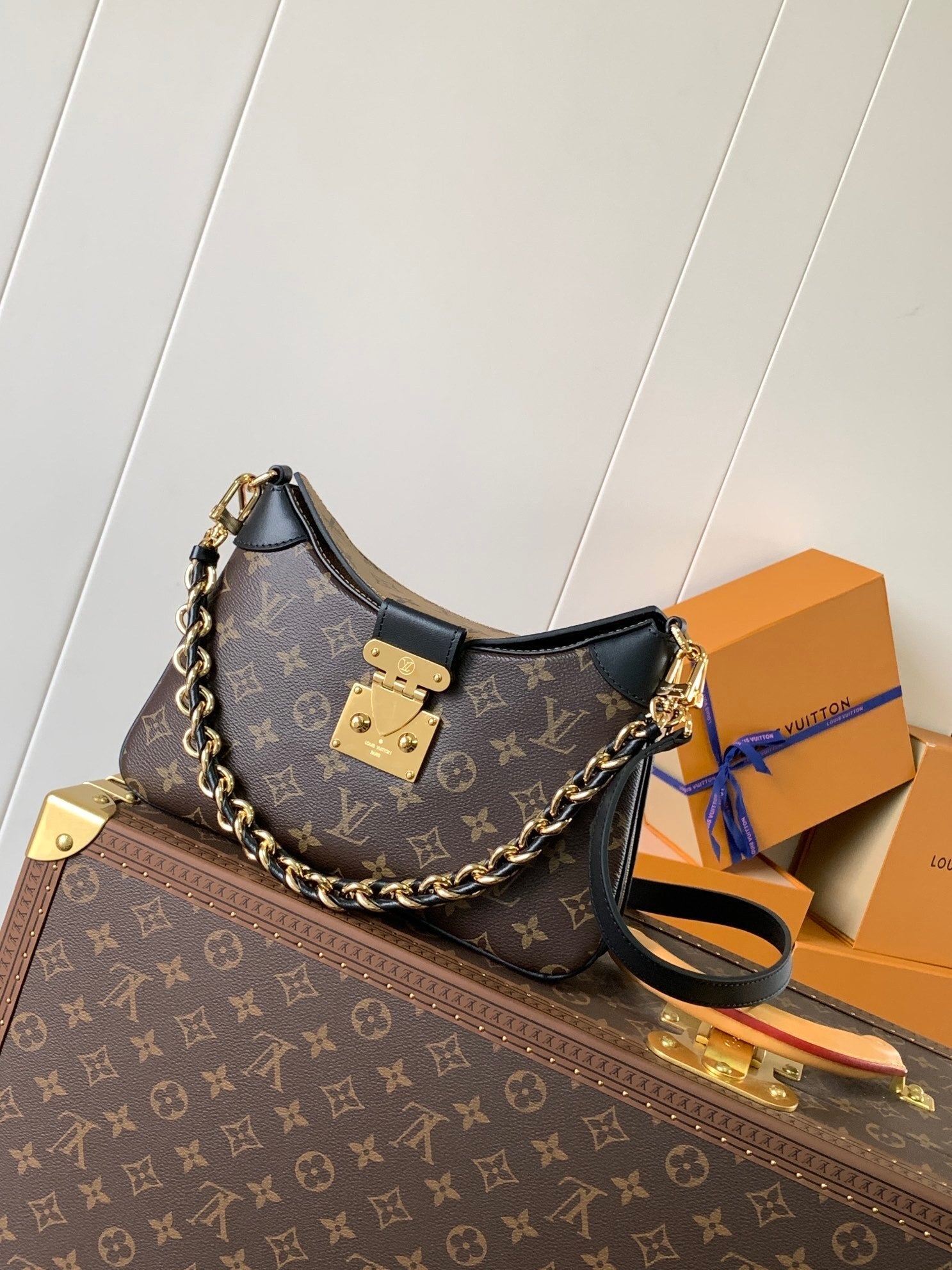 1:1 Replica LV crossbody bag