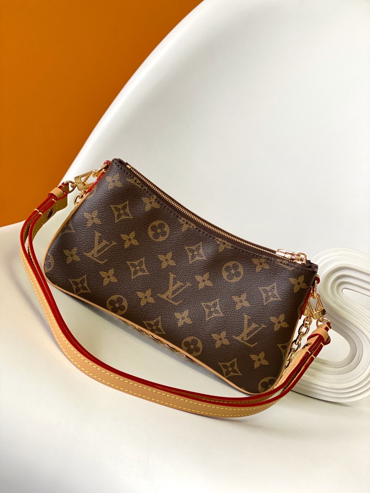 1:1 Replica LV single-shoulder bag